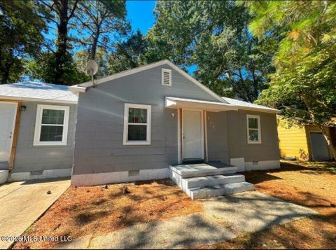 Homes For Sale - 467 Boling Street<br/> Jackson, MS 39209