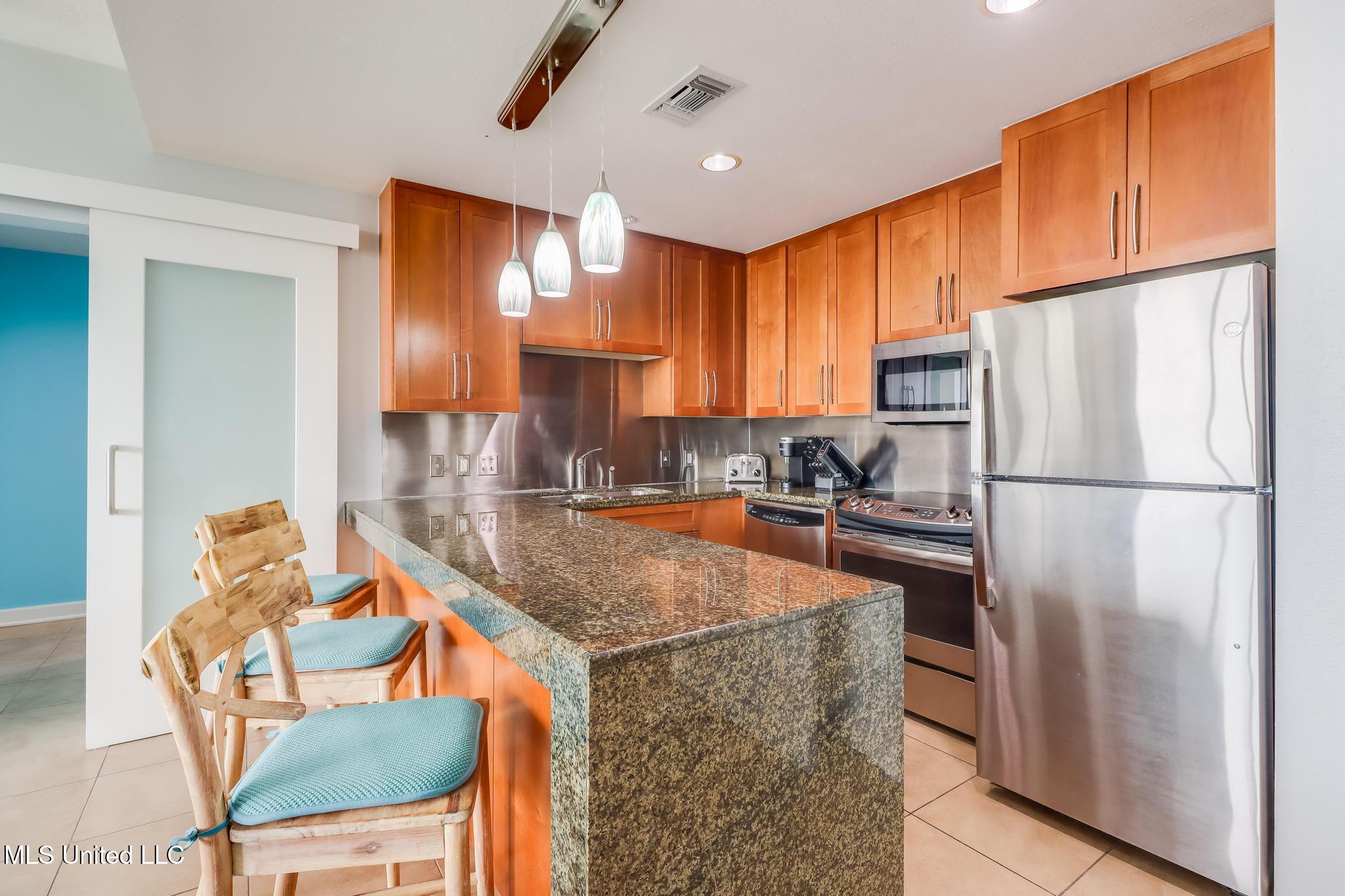 2060 Beach Boulevard #307, Biloxi, Mississippi image 11