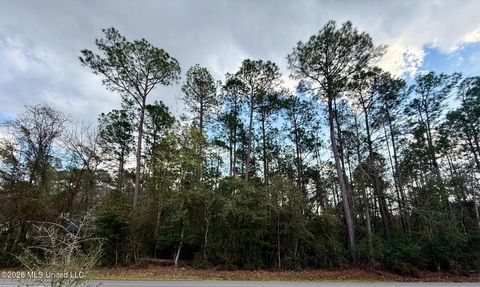 Vacant Land For Sale - 85537 W Diamondhead Drive<br/> Diamondhead, MS 39525