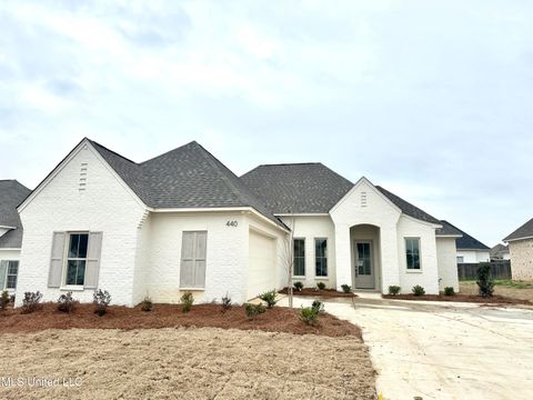 Homes For Sale - 440 Aurora Circle<br/> Canton, MS 39046