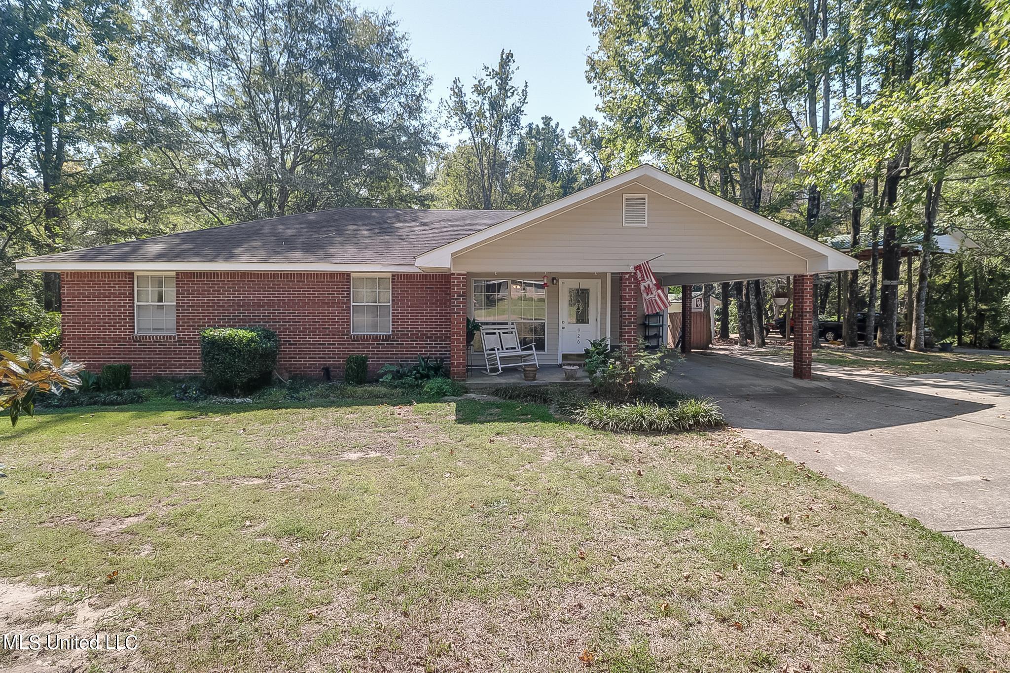 926 Whispering Hollow Street, Wiggins, Mississippi image 1