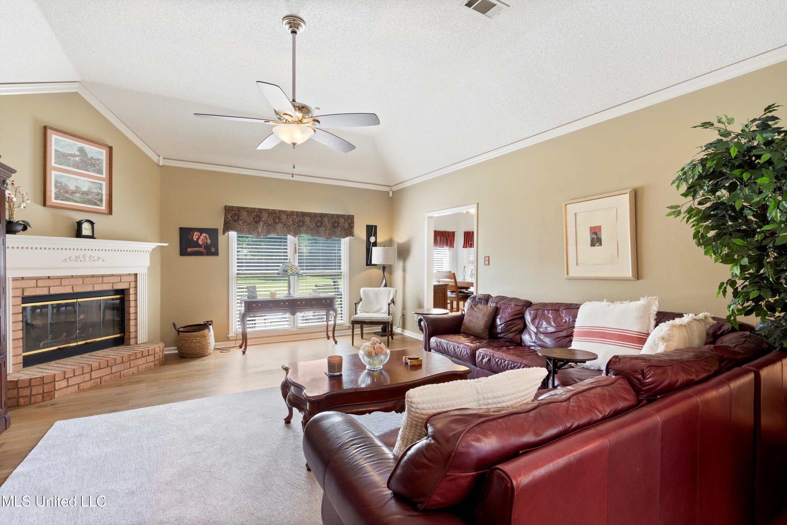 7860 Windersgate Circle, Olive Branch, Mississippi image 3