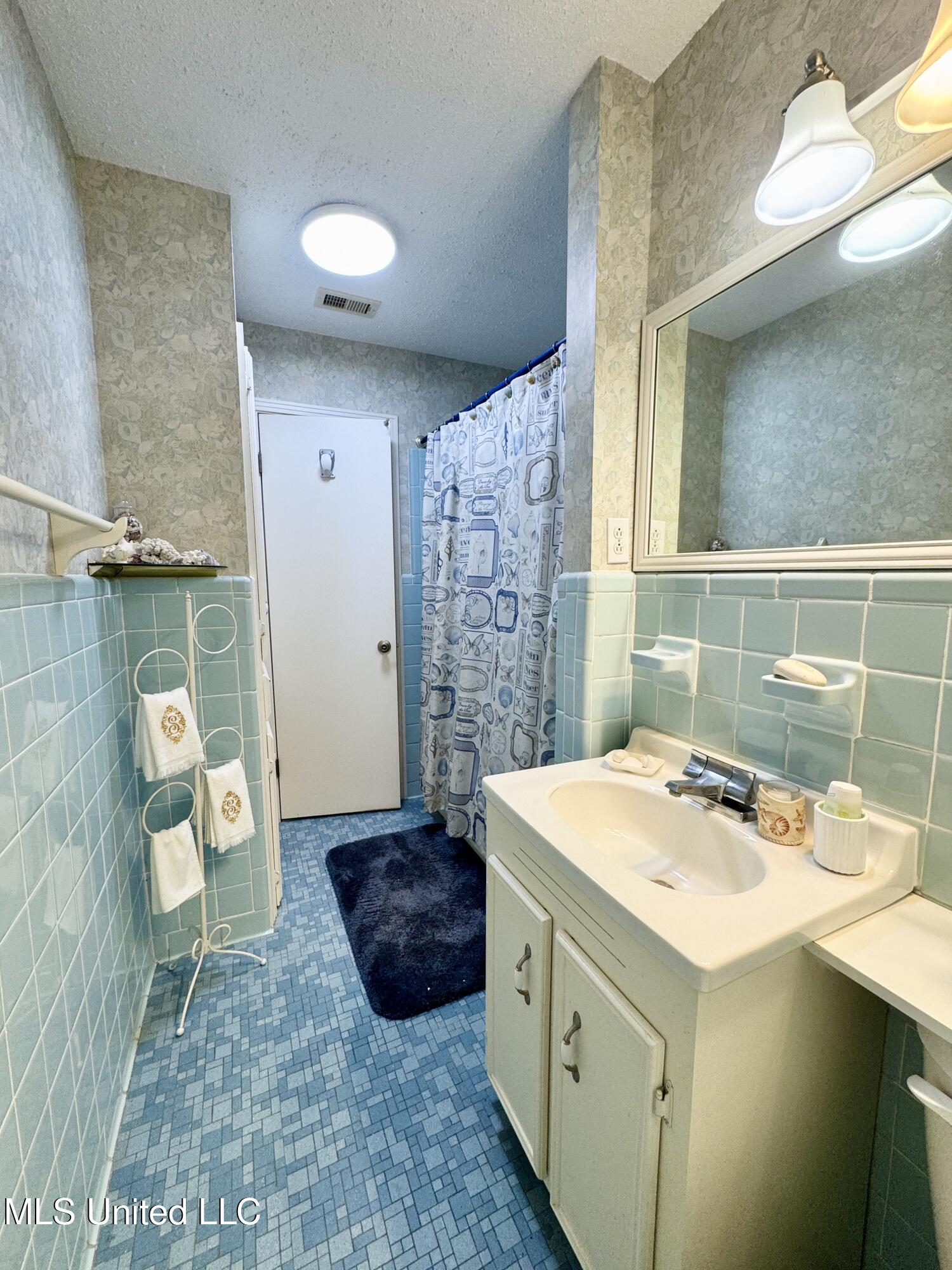 360 Rich Avenue, Biloxi, Mississippi image 15