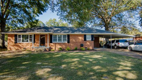 Homes For Sale - 105 Park Street<br/> Batesville, MS 38606