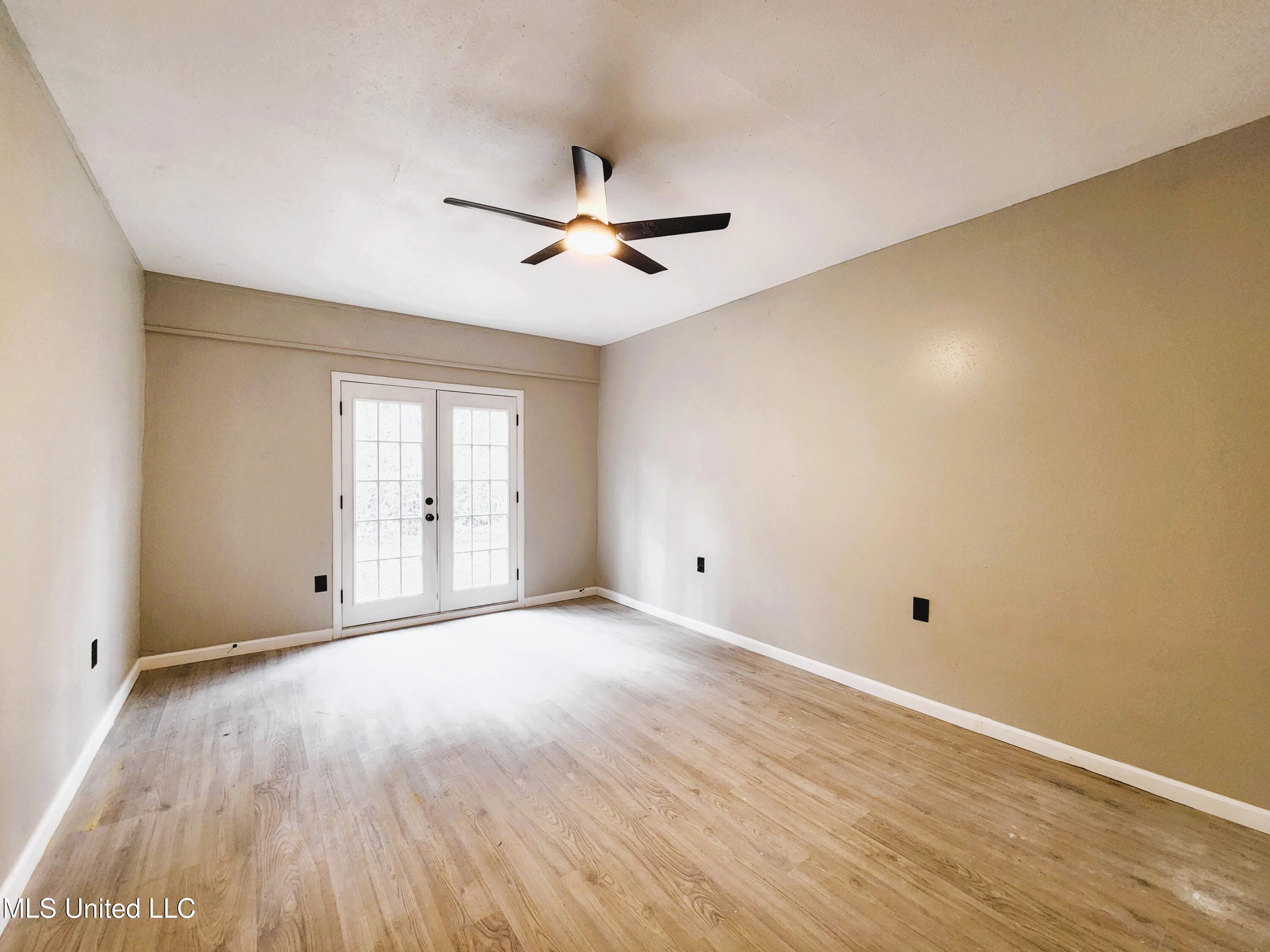 4422 Stratford Circle, Moss Point, Mississippi image 23