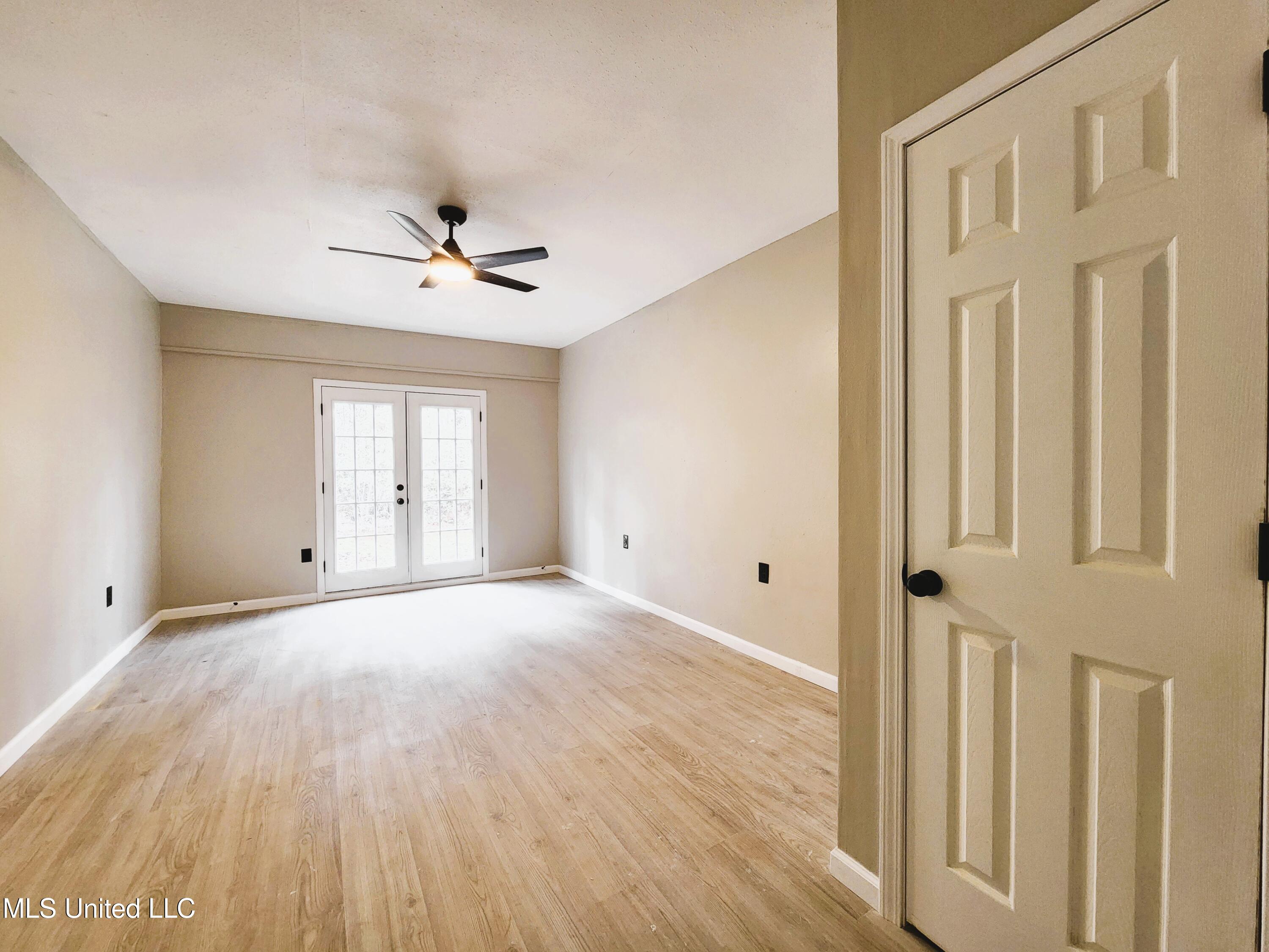 4422 Stratford Circle, Moss Point, Mississippi image 22