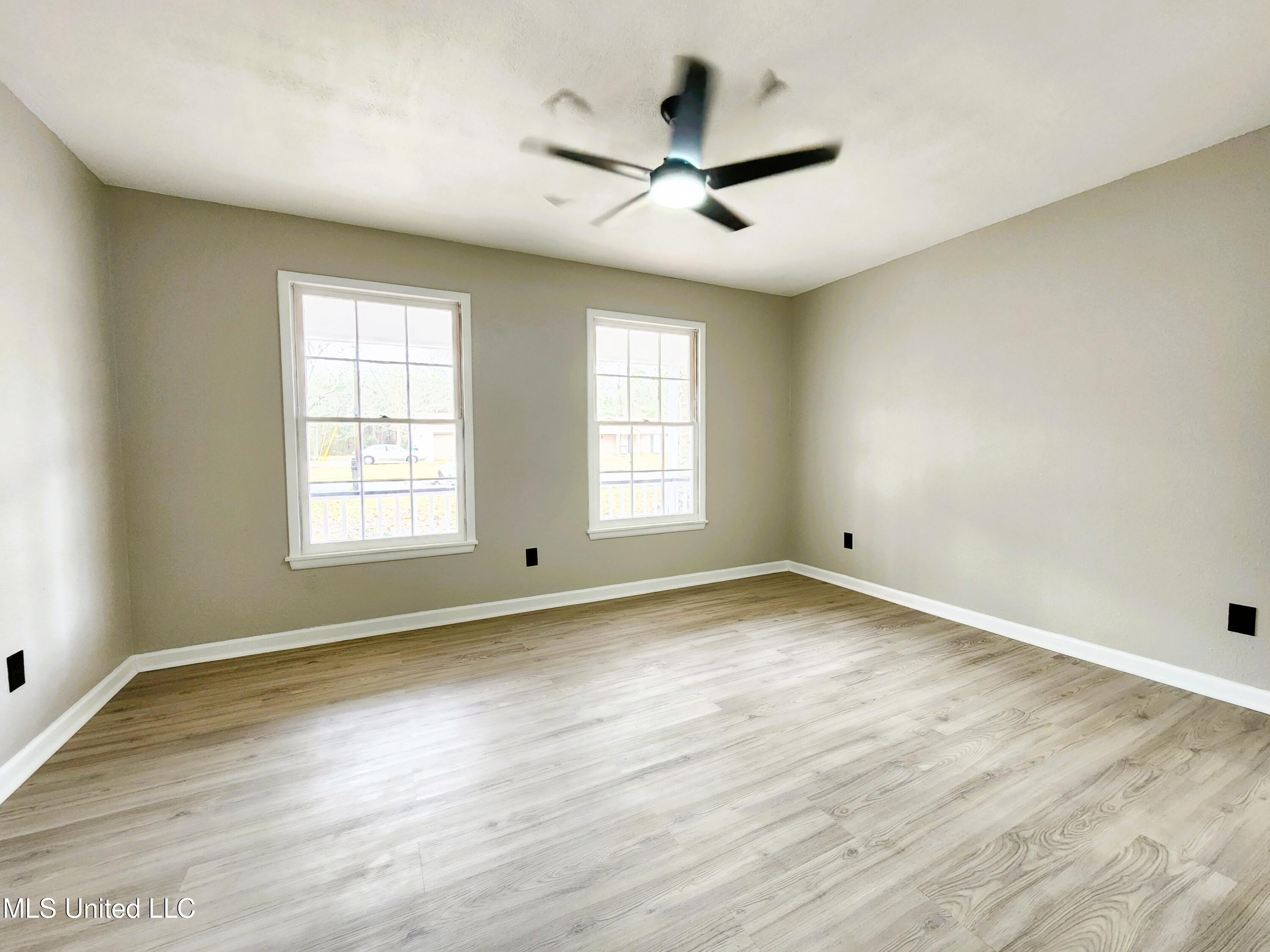 4422 Stratford Circle, Moss Point, Mississippi image 17