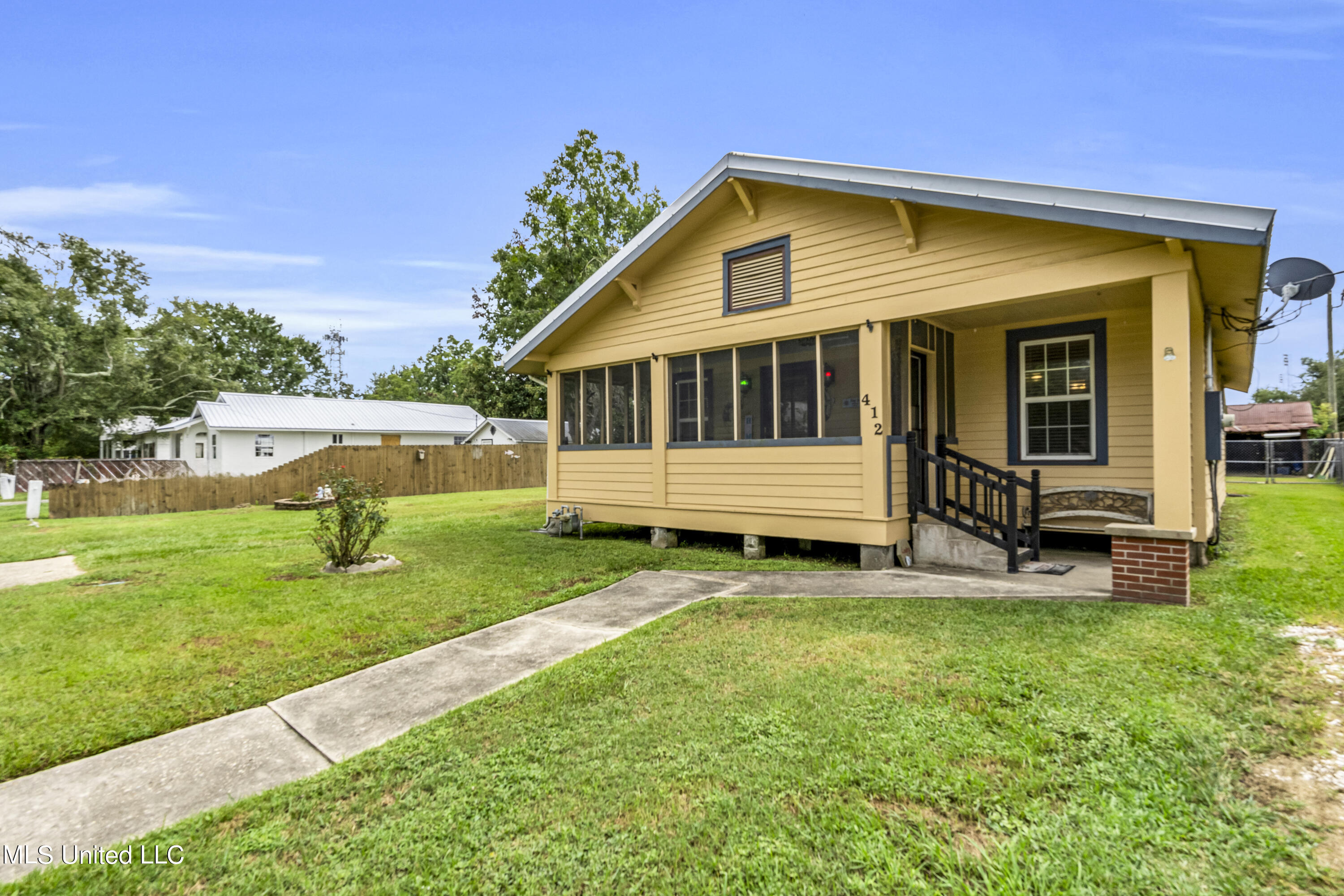 412 Easterbrook Street, Bay Saint Louis, Mississippi image 2