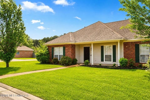 Homes For Sale - 221 Jack's Place<br/> Brandon, MS 39047
