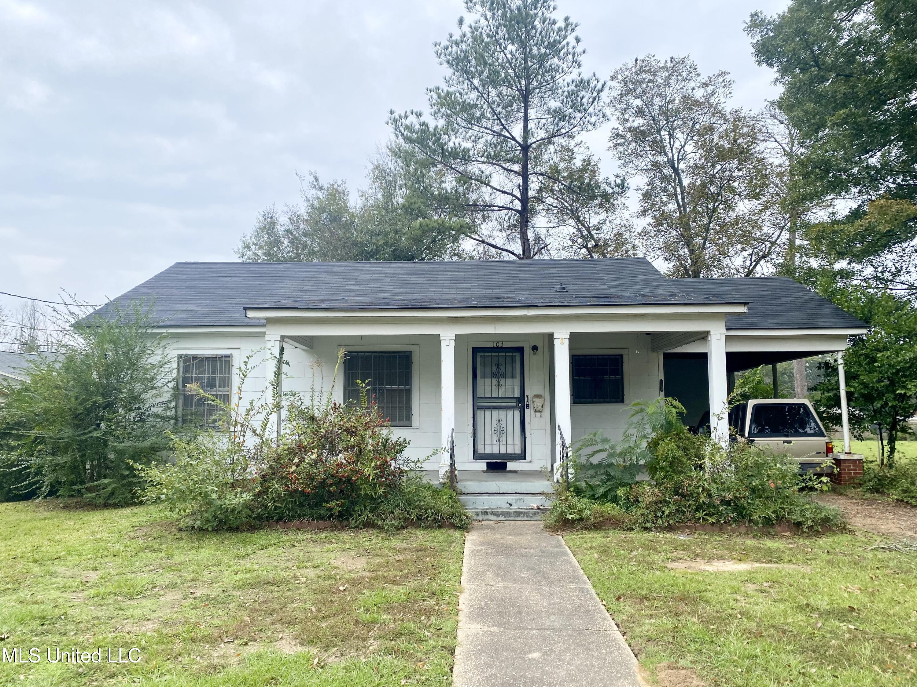 103 Center Street, Crystal Springs, Mississippi image 1