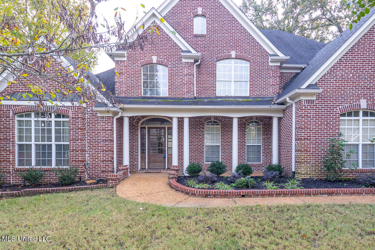 8679 Saddle Creek Drive, Olive Branch, Mississippi image 1