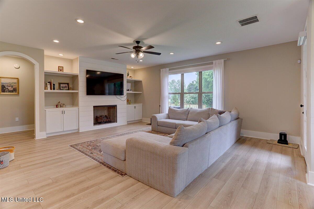 4183 S Bolivar Trail, Olive Branch, Mississippi image 7