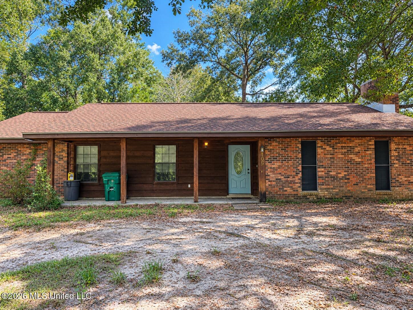 105 Brookhollow Drive