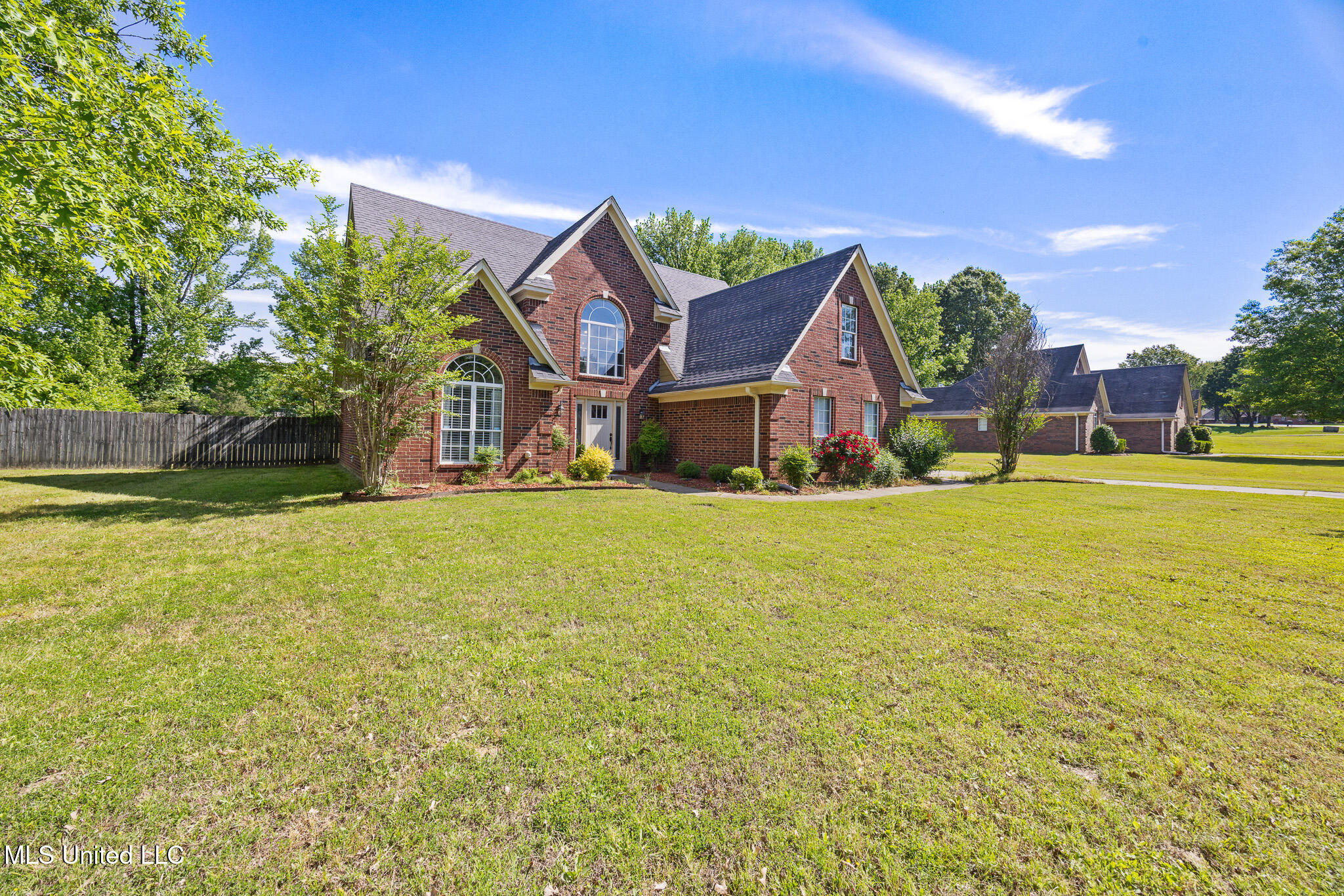 2456 Wood Hill Drive, Horn Lake, Mississippi image 2