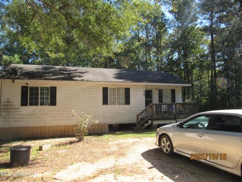 Homes For Sale - 1047 Lenoir Sellers Road<br/> Pike County, McComb, MS 39648