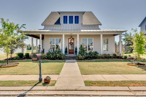 Homes For Sale - 1002 Crepe Myrtle Drive<br/> Brandon, MS 39047