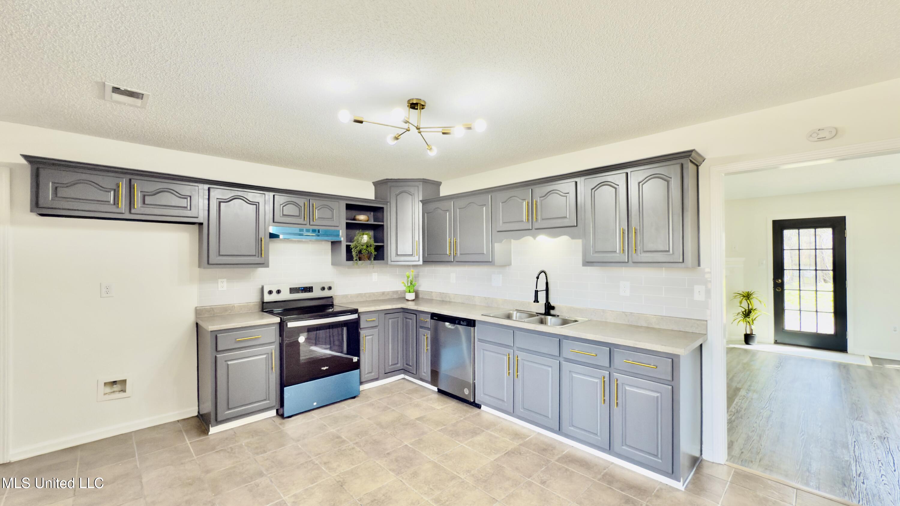 7508 Ally Cove, Walls, Mississippi image 15