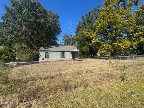 Homes For Sale - 2885 Arbor Hills Drive<br/> Jackson, MS 39212
