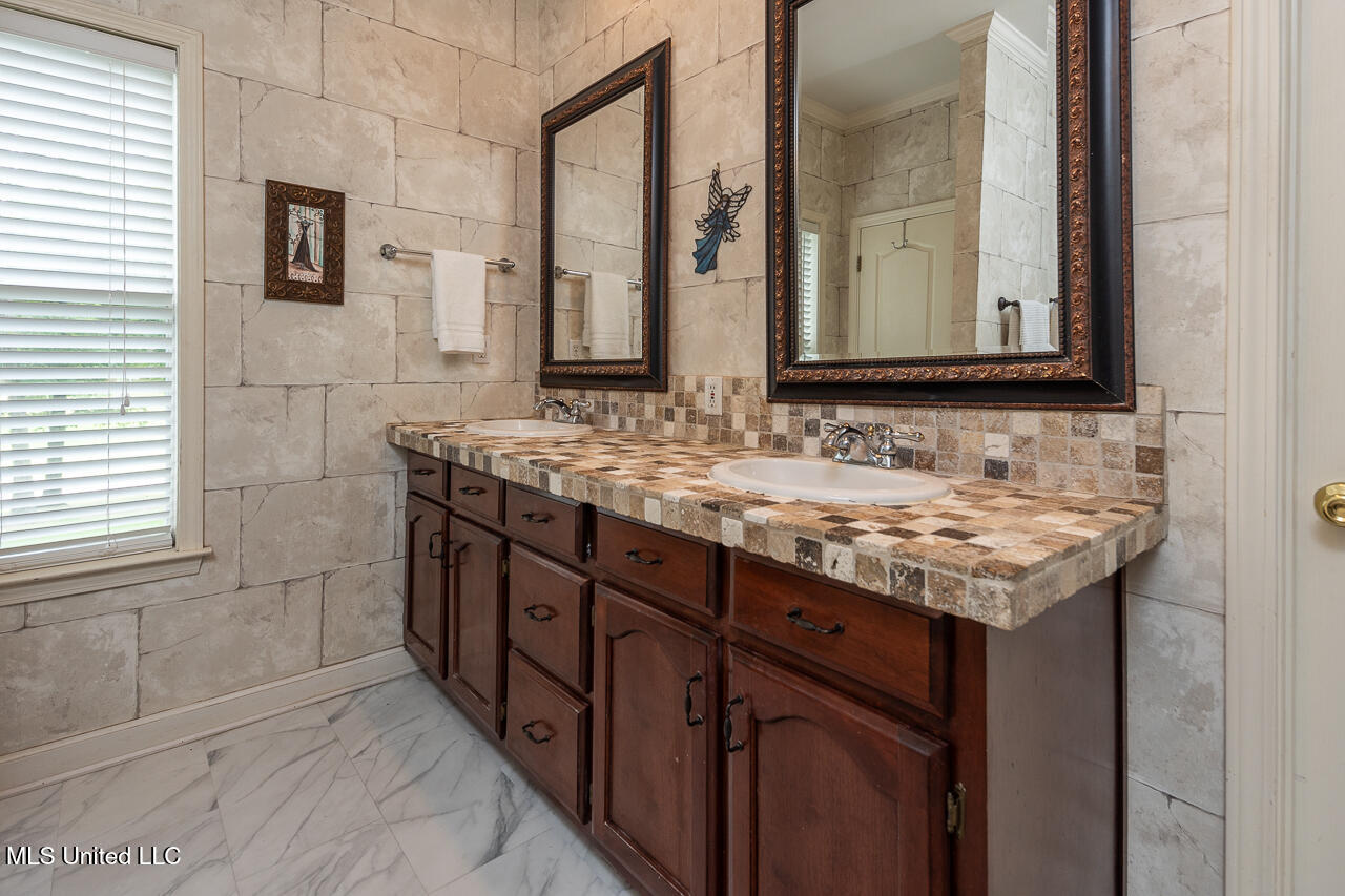 4440 Windslet Cove, Southaven, Mississippi image 14