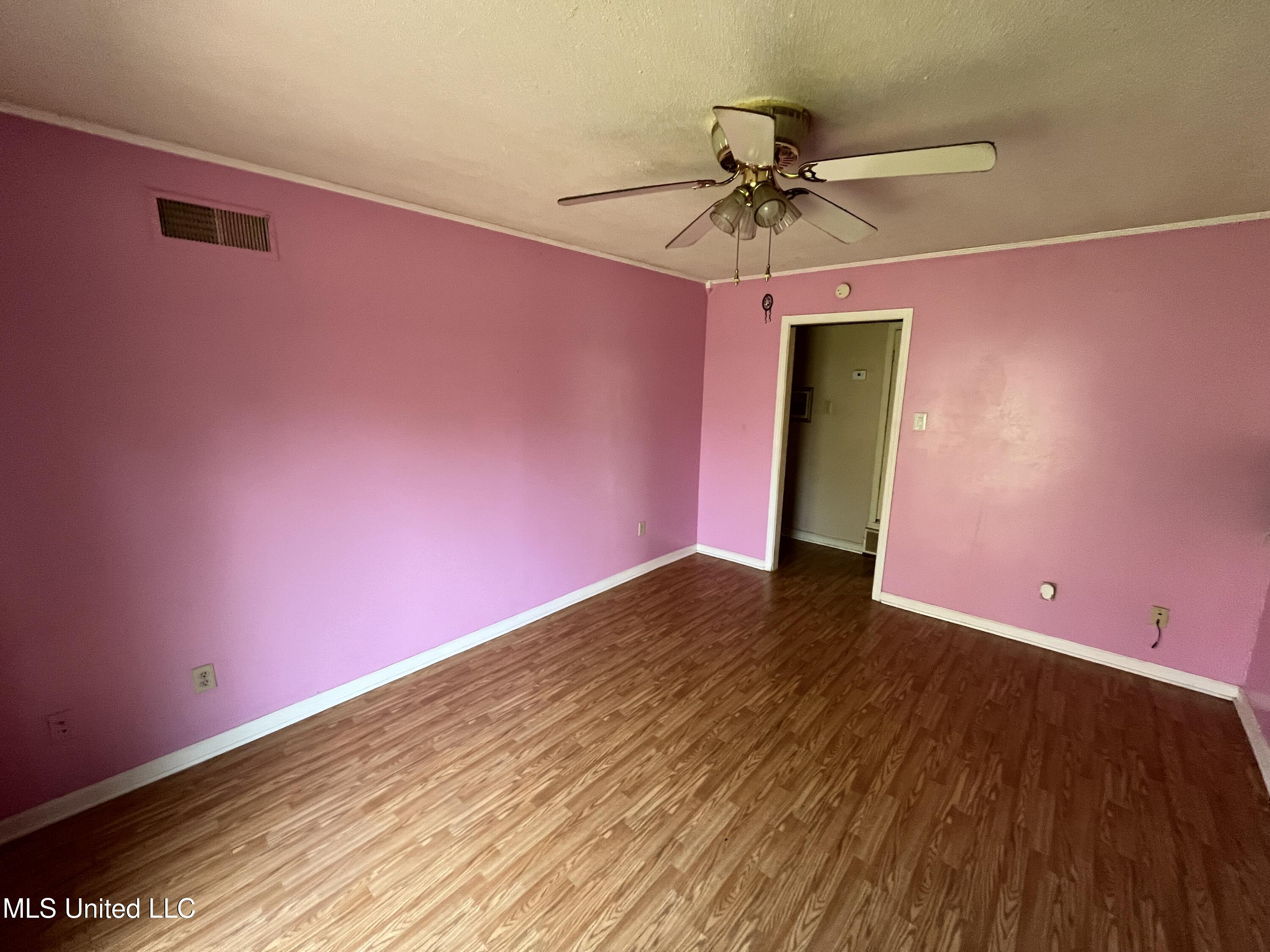 6565 Greenbriar Drive, Horn Lake, Mississippi image 7