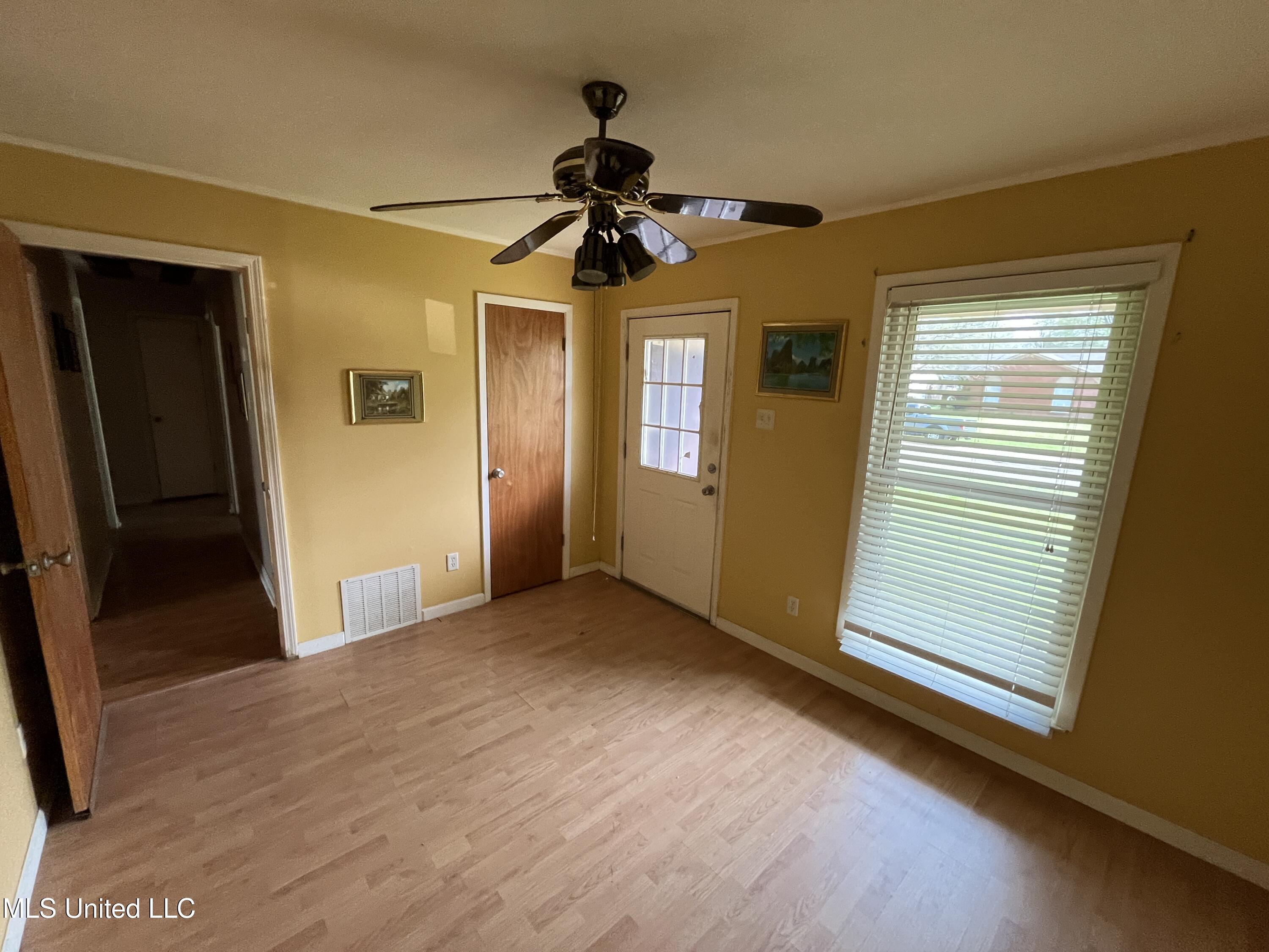 6565 Greenbriar Drive, Horn Lake, Mississippi image 5