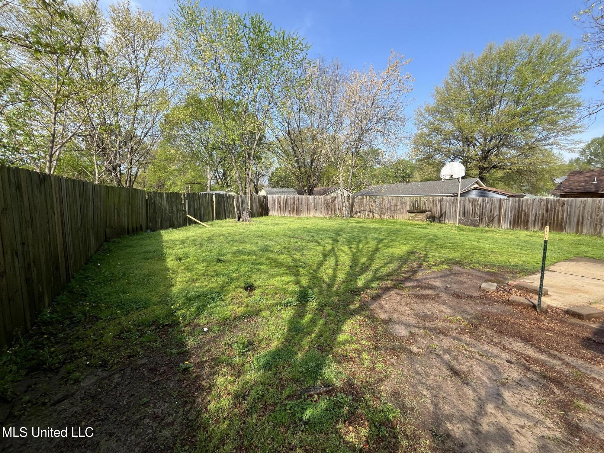 6565 Greenbriar Drive, Horn Lake, Mississippi image 22