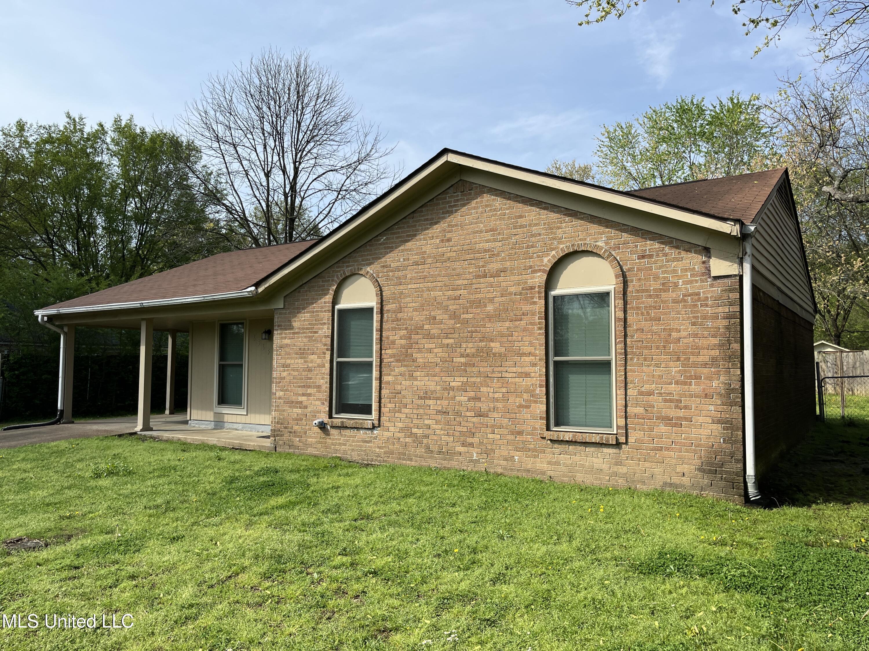 6565 Greenbriar Drive, Horn Lake, Mississippi image 2