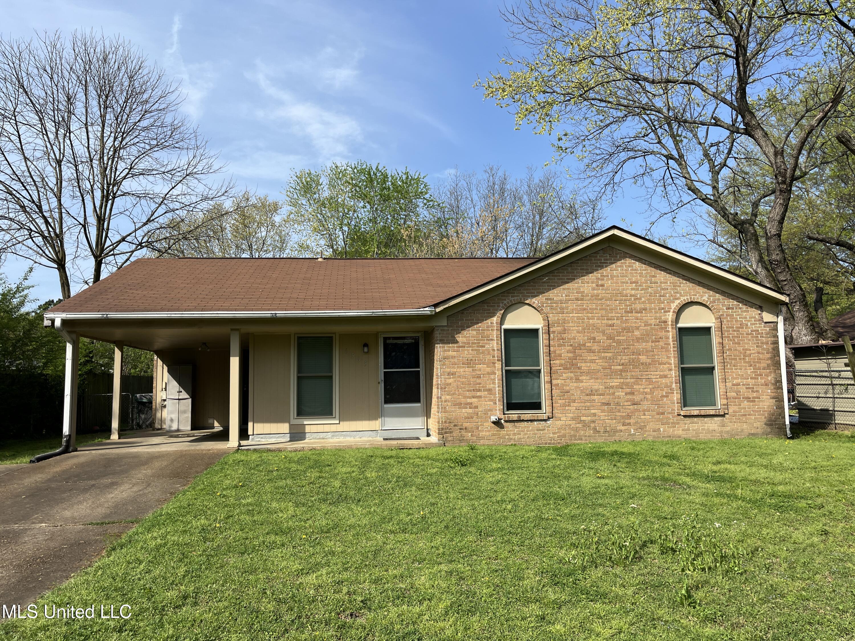 6565 Greenbriar Drive, Horn Lake, Mississippi image 1