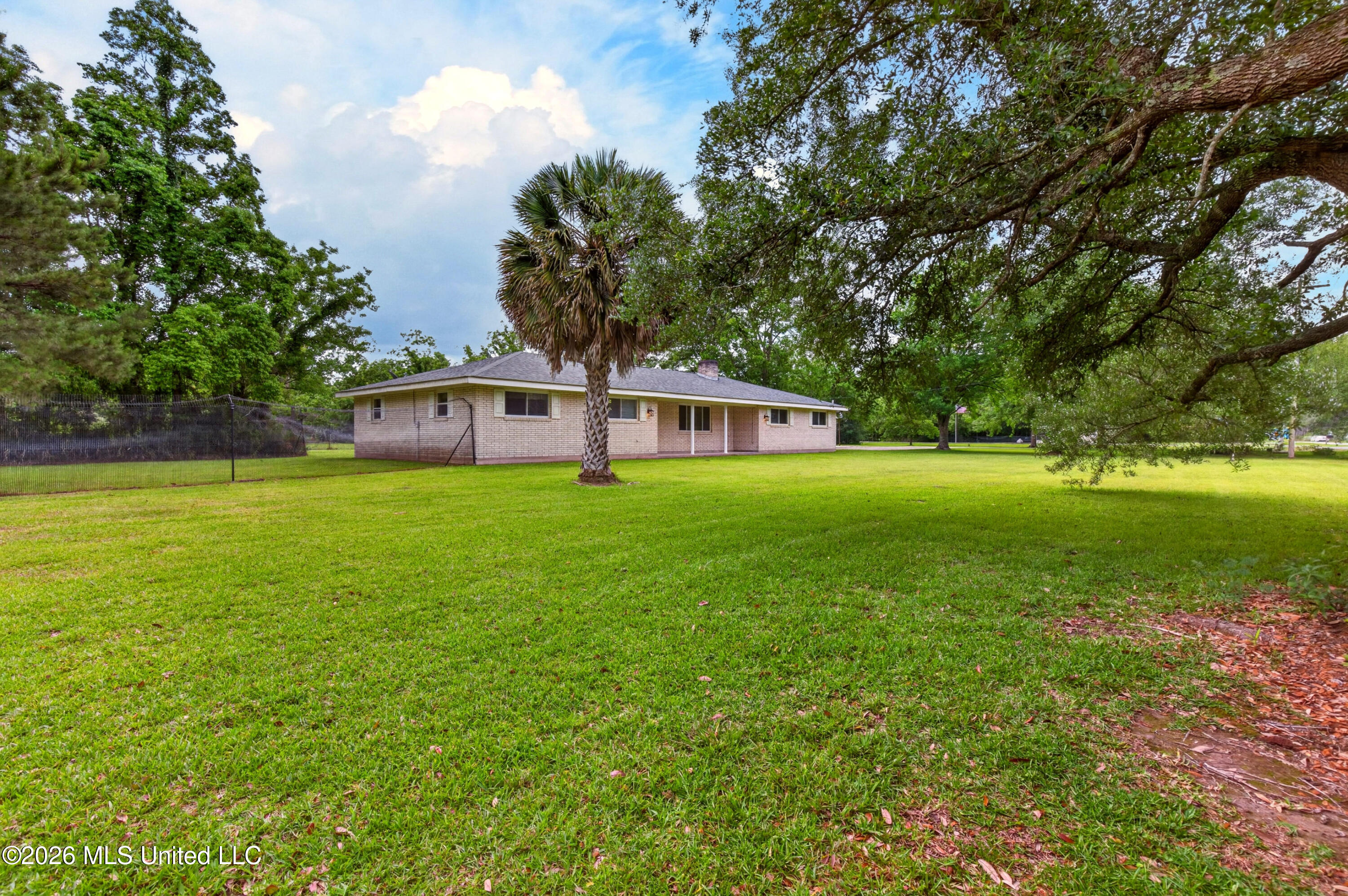 8374 Lakeshore Road