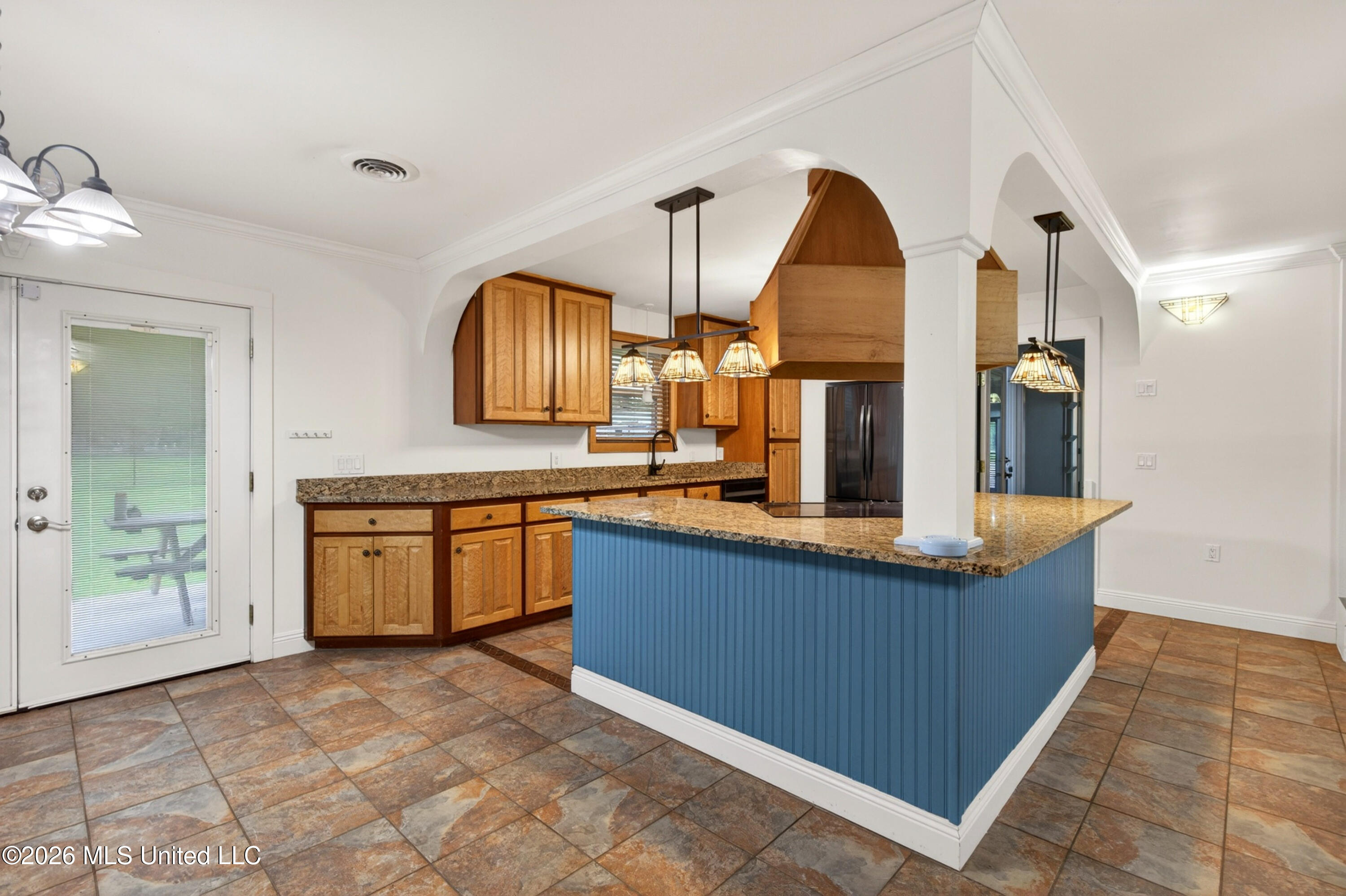 8374 Lakeshore Road
