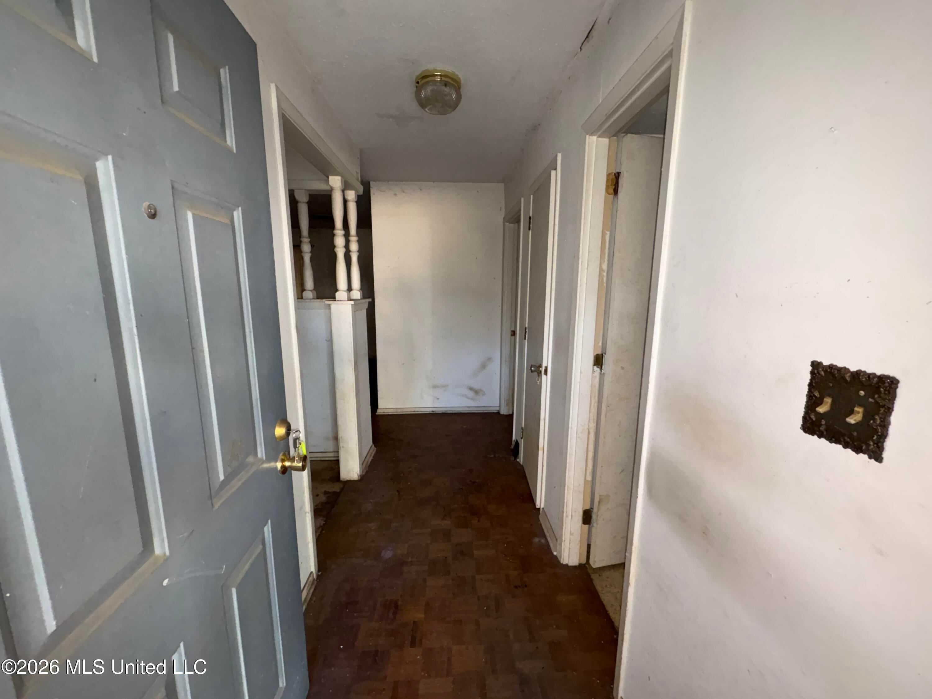 912 W Post Road