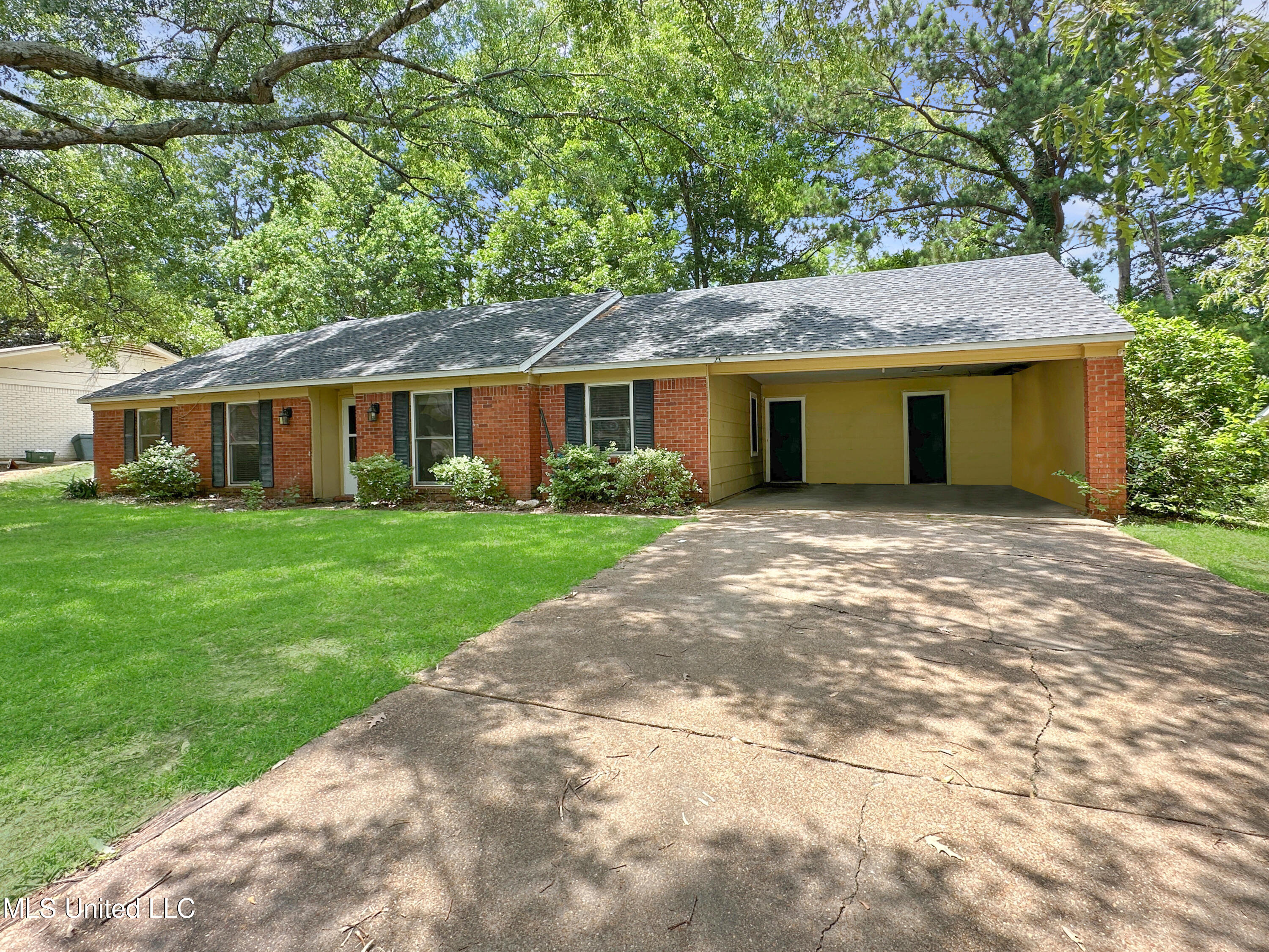 1008 Normandy Drive, Clinton, Mississippi image 1