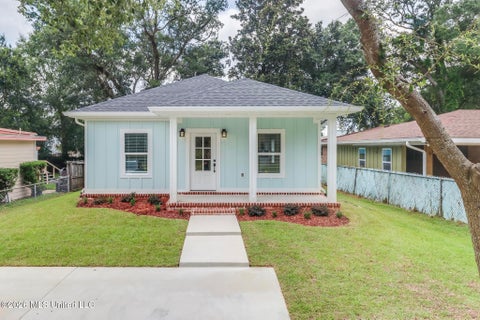 Homes For Sale - 154 Balmoral Avenue<br/> Biloxi, MS 39531