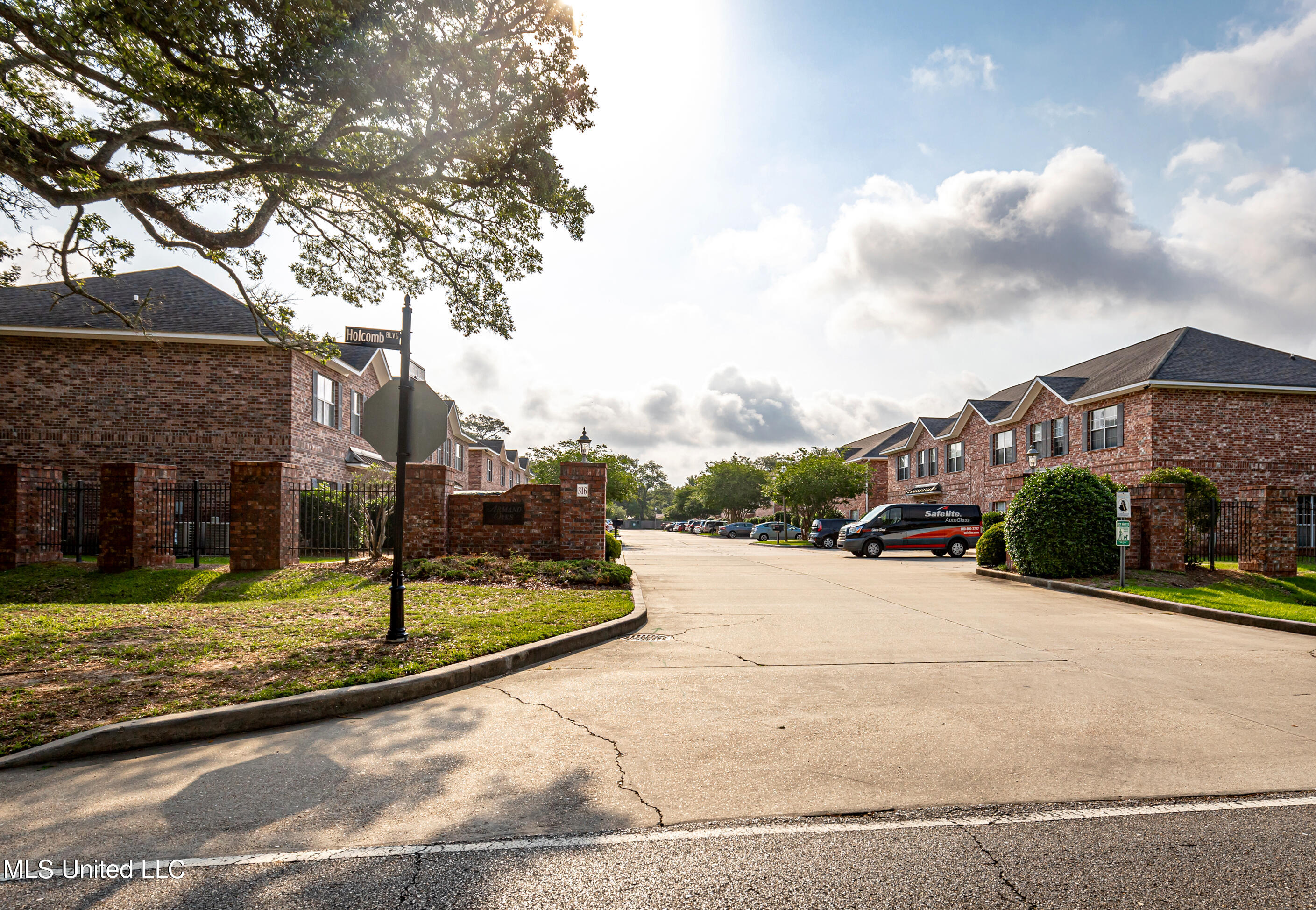 124 Armand Oaks, Ocean Springs, Mississippi image 4