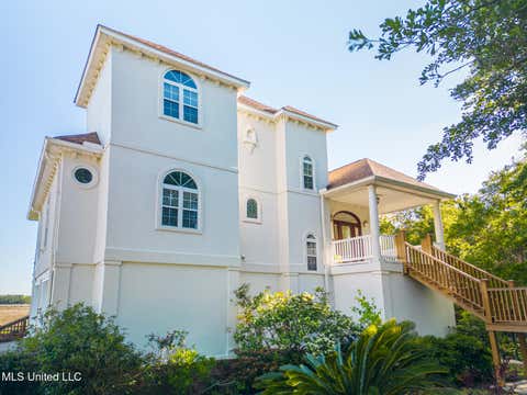 Homes For Sale - 6105 Mary Mahoney Drive<br/> Ocean Springs, MS 39564