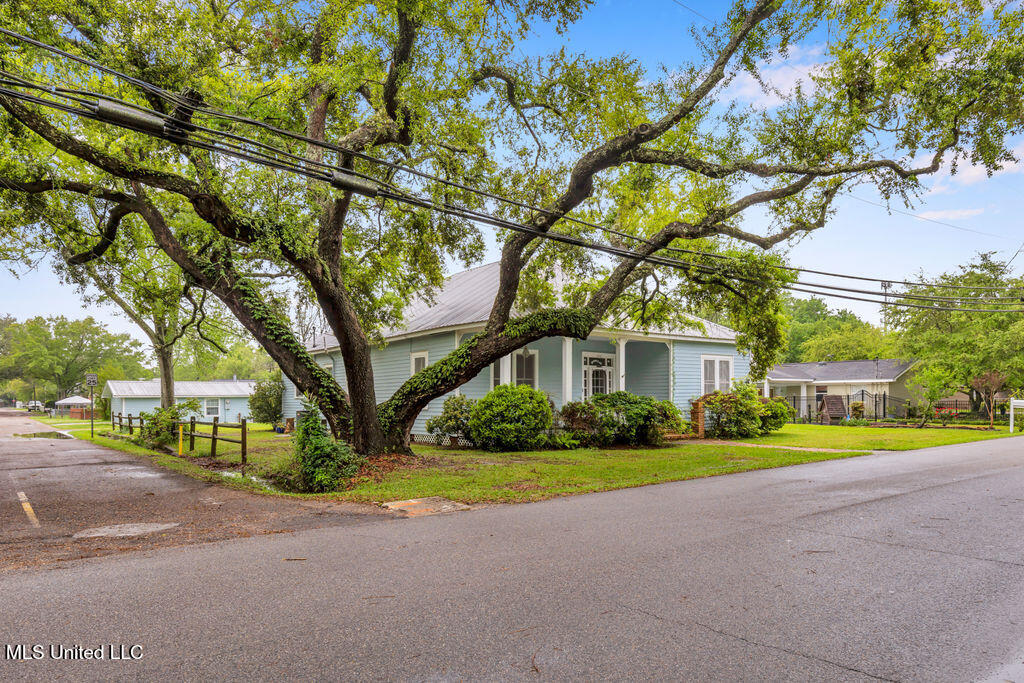 1312 Porter Avenue, Ocean Springs, Mississippi image 6