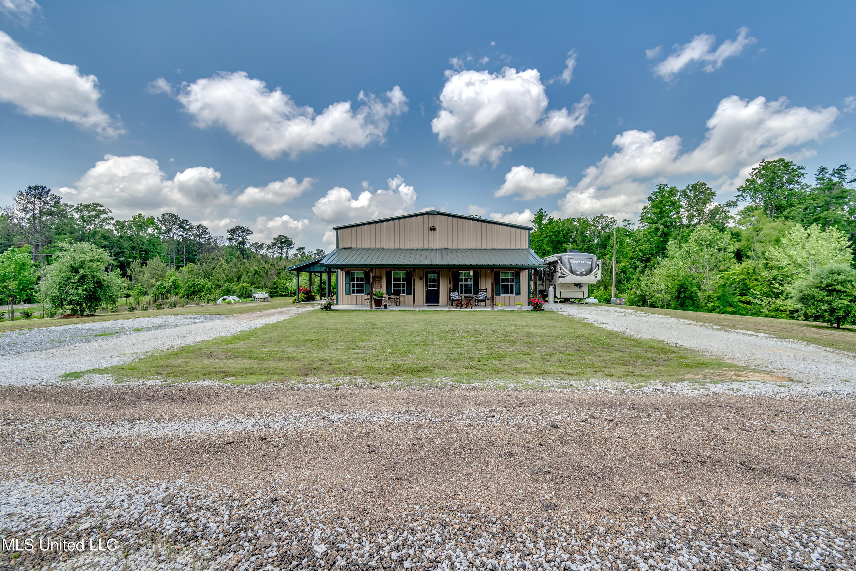 1998 Ms-16 West, Carthage, Mississippi image 4