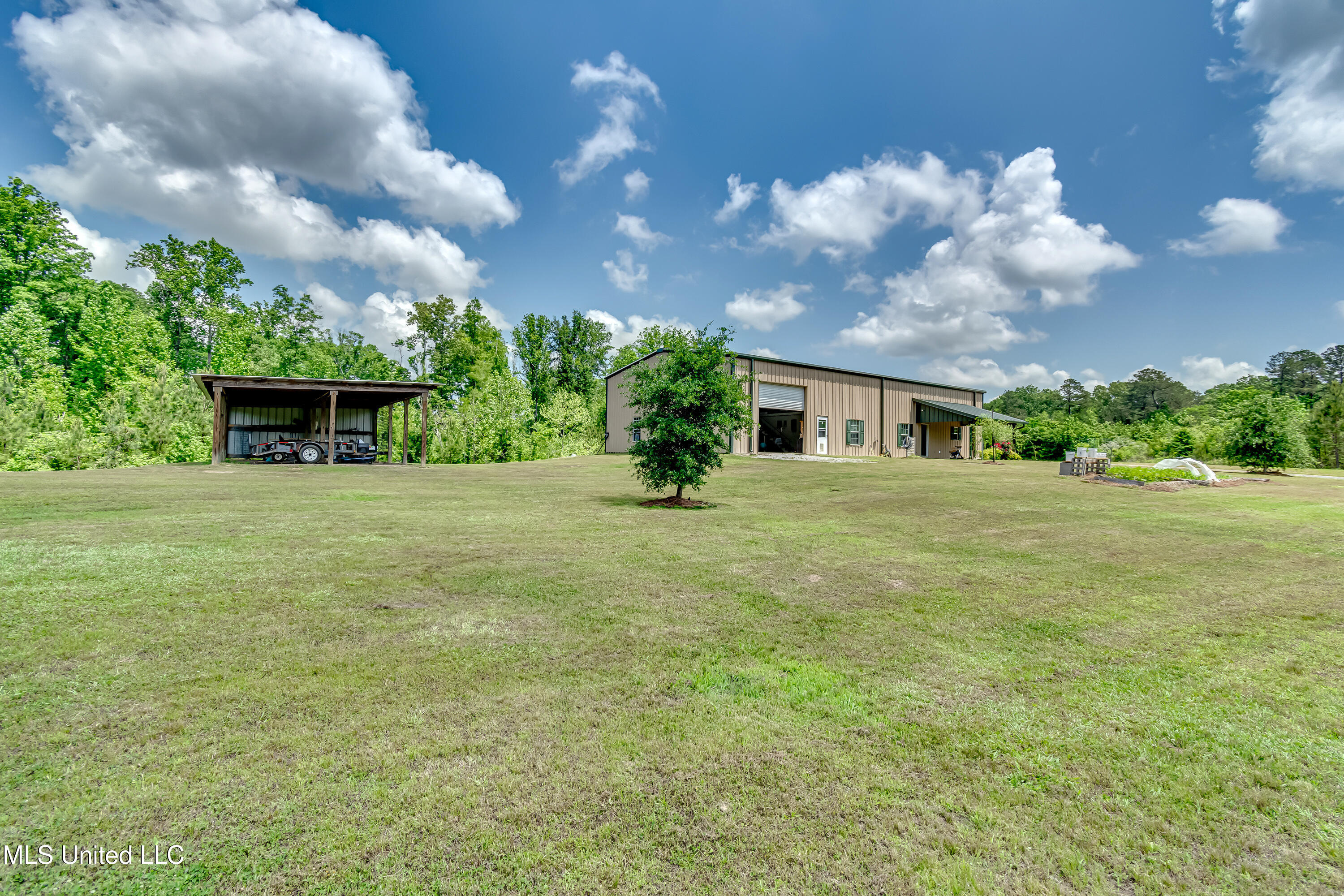 1998 Ms-16 West, Carthage, Mississippi image 40