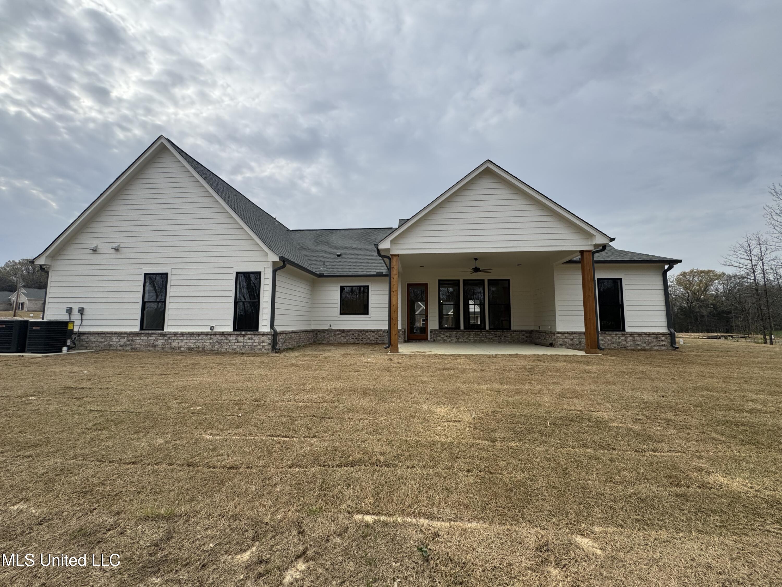 101 Drake Lane, Red Banks, Mississippi image 2