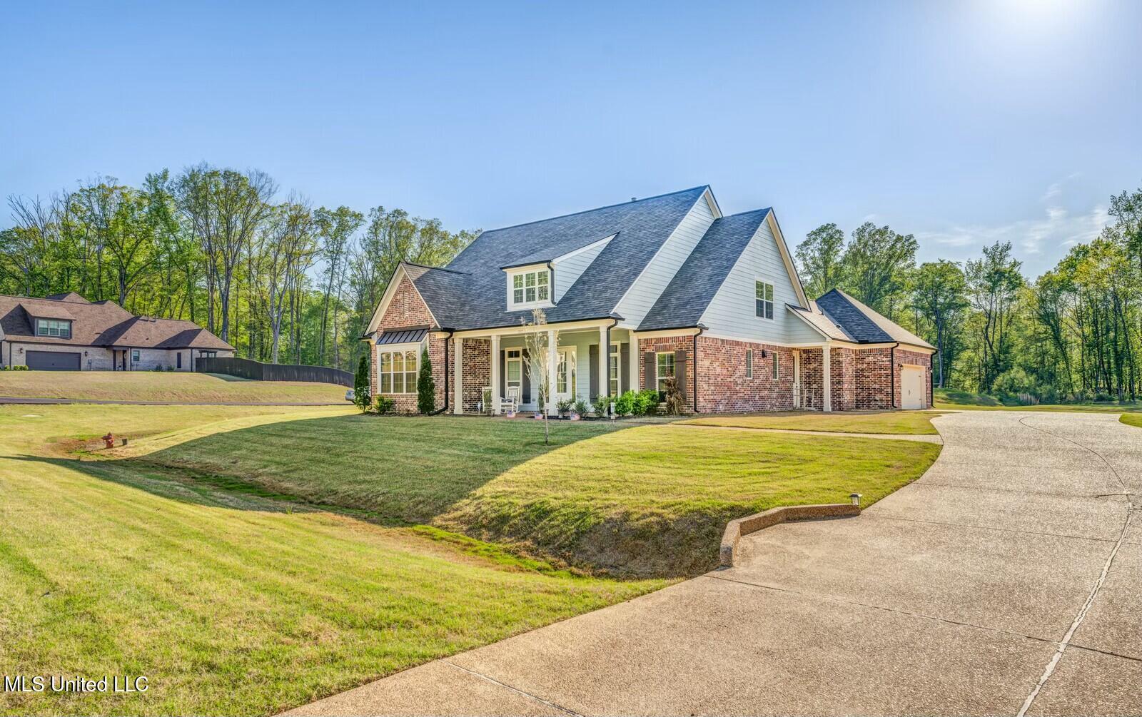 2917 S Cypress Lake Drive, Olive Branch, Mississippi image 5