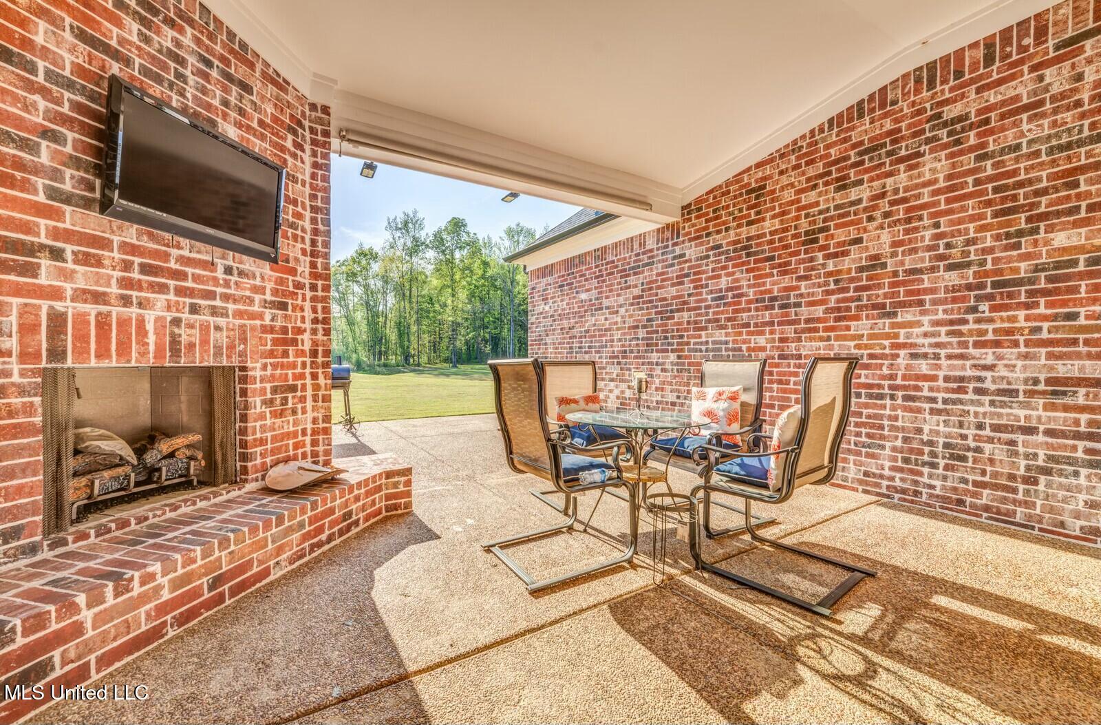 2917 S Cypress Lake Drive, Olive Branch, Mississippi image 36