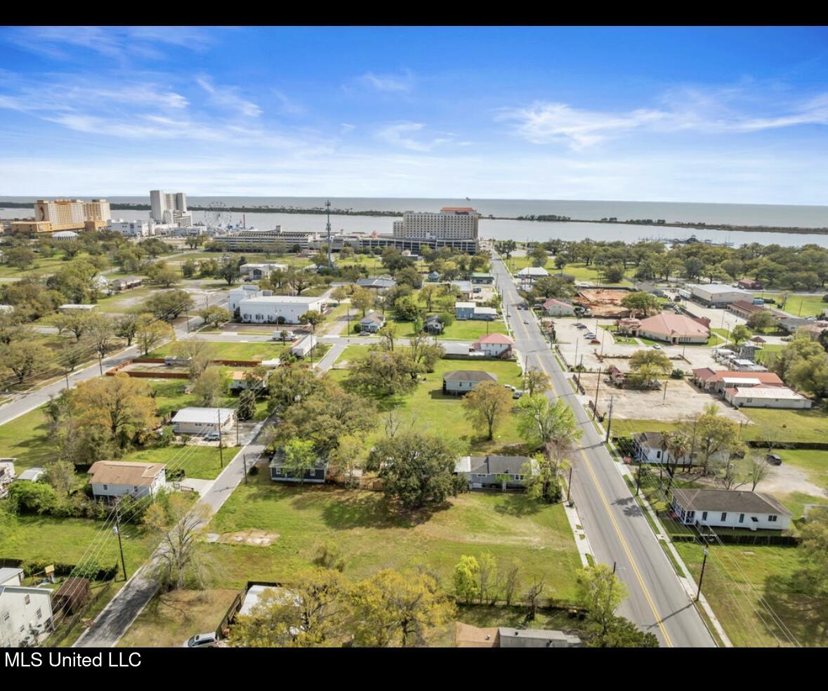 1118 Oak Street, Biloxi, Mississippi image 7