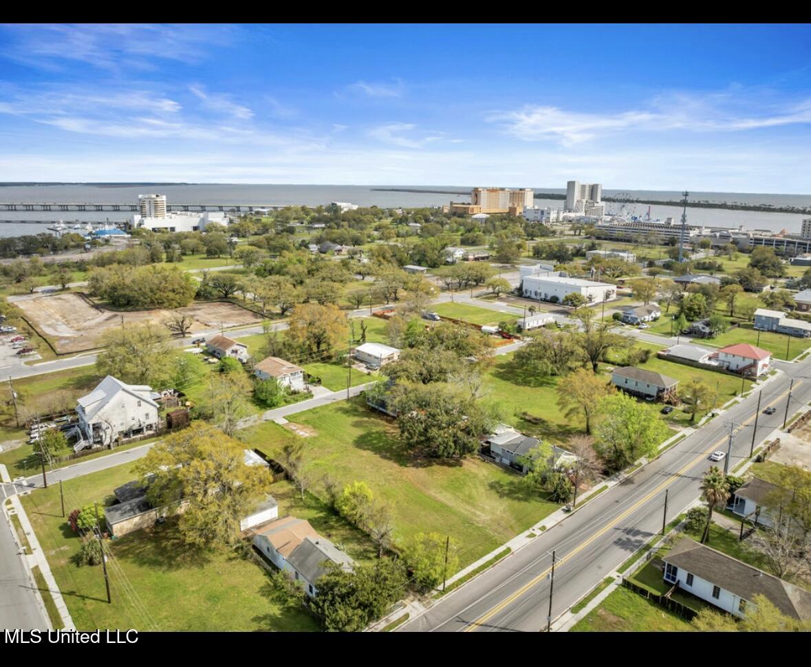 1118 Oak Street, Biloxi, Mississippi image 5