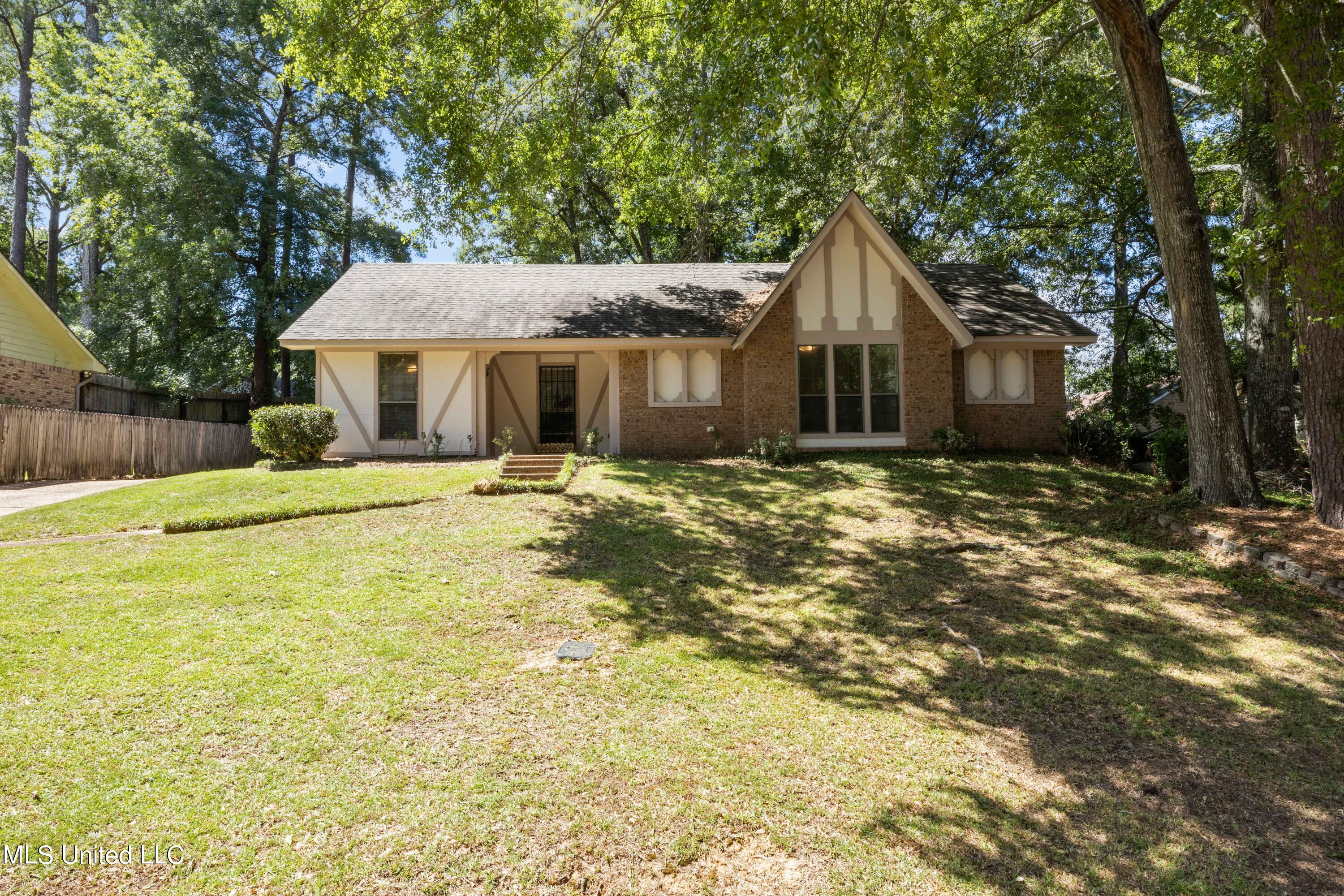 465 Heritage Place Pl, Jackson, Mississippi image 1