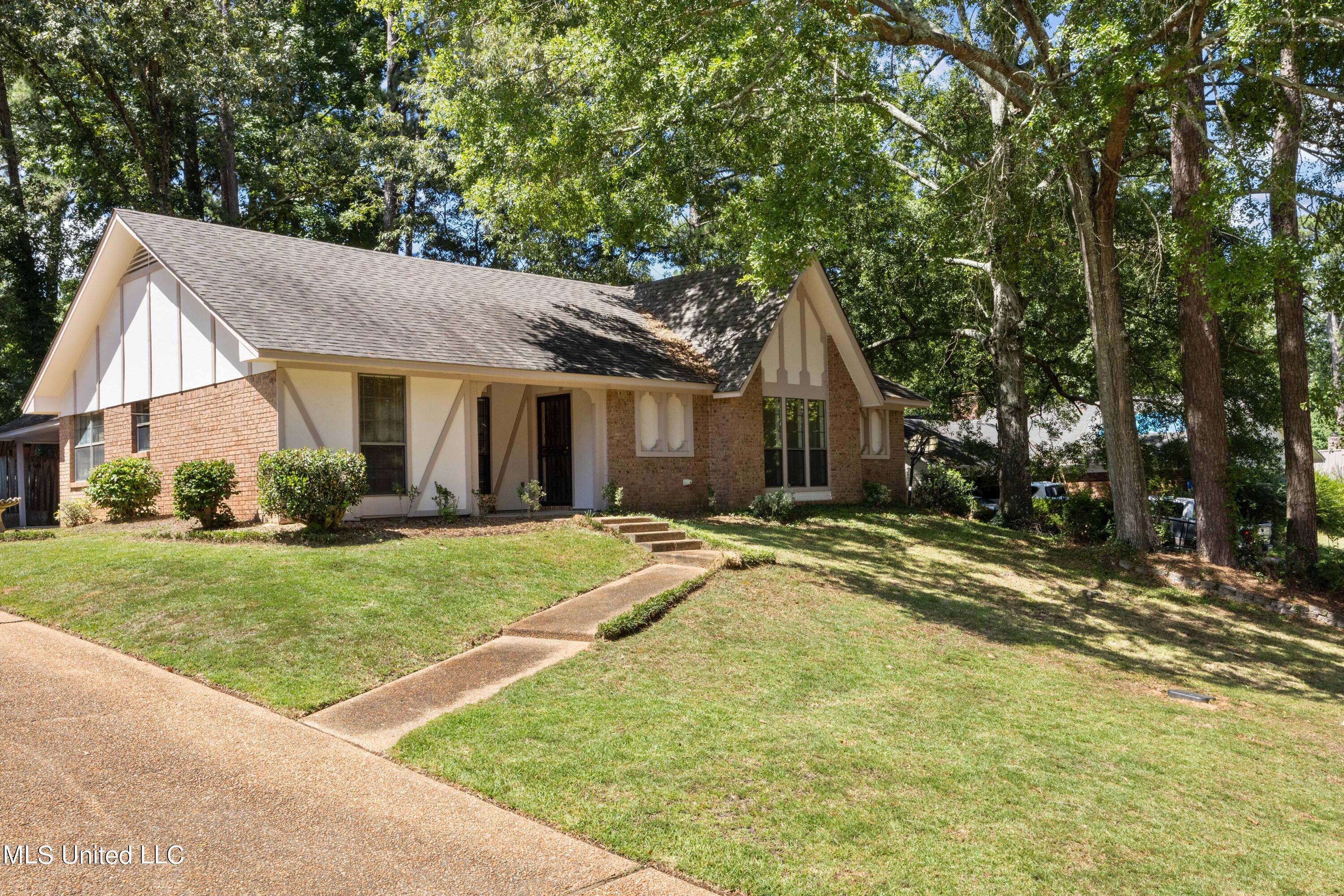465 Heritage Place Pl, Jackson, Mississippi image 2