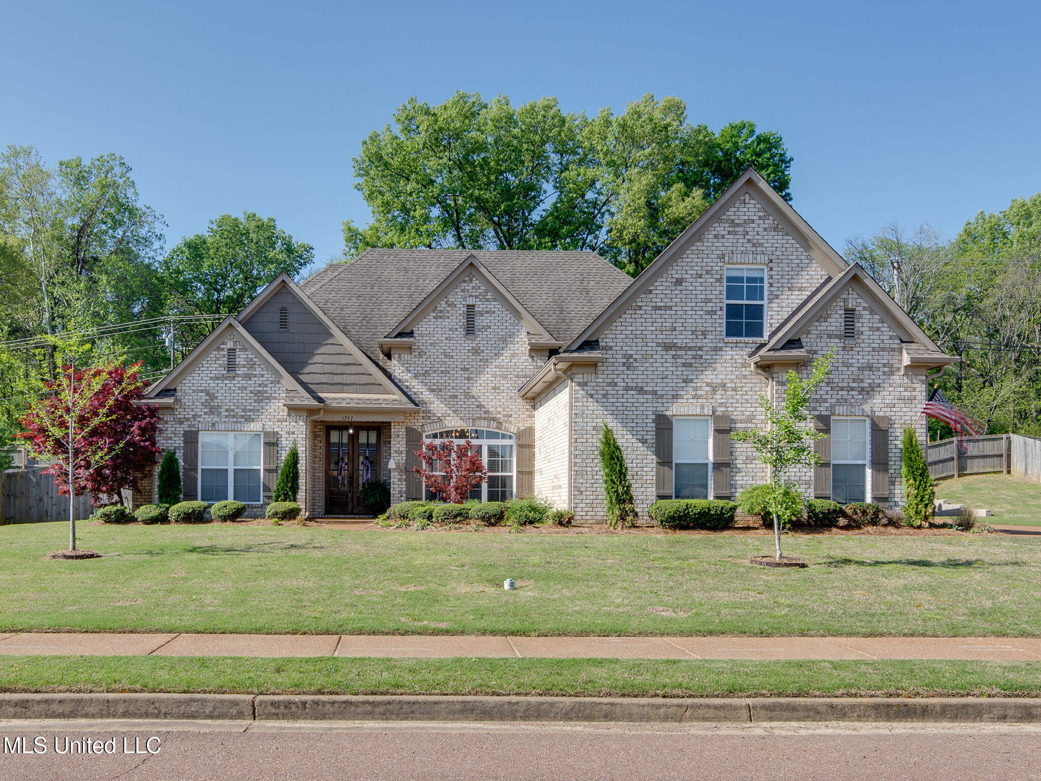 1757 Robertson Pl Drive, Hernando, Mississippi image 1