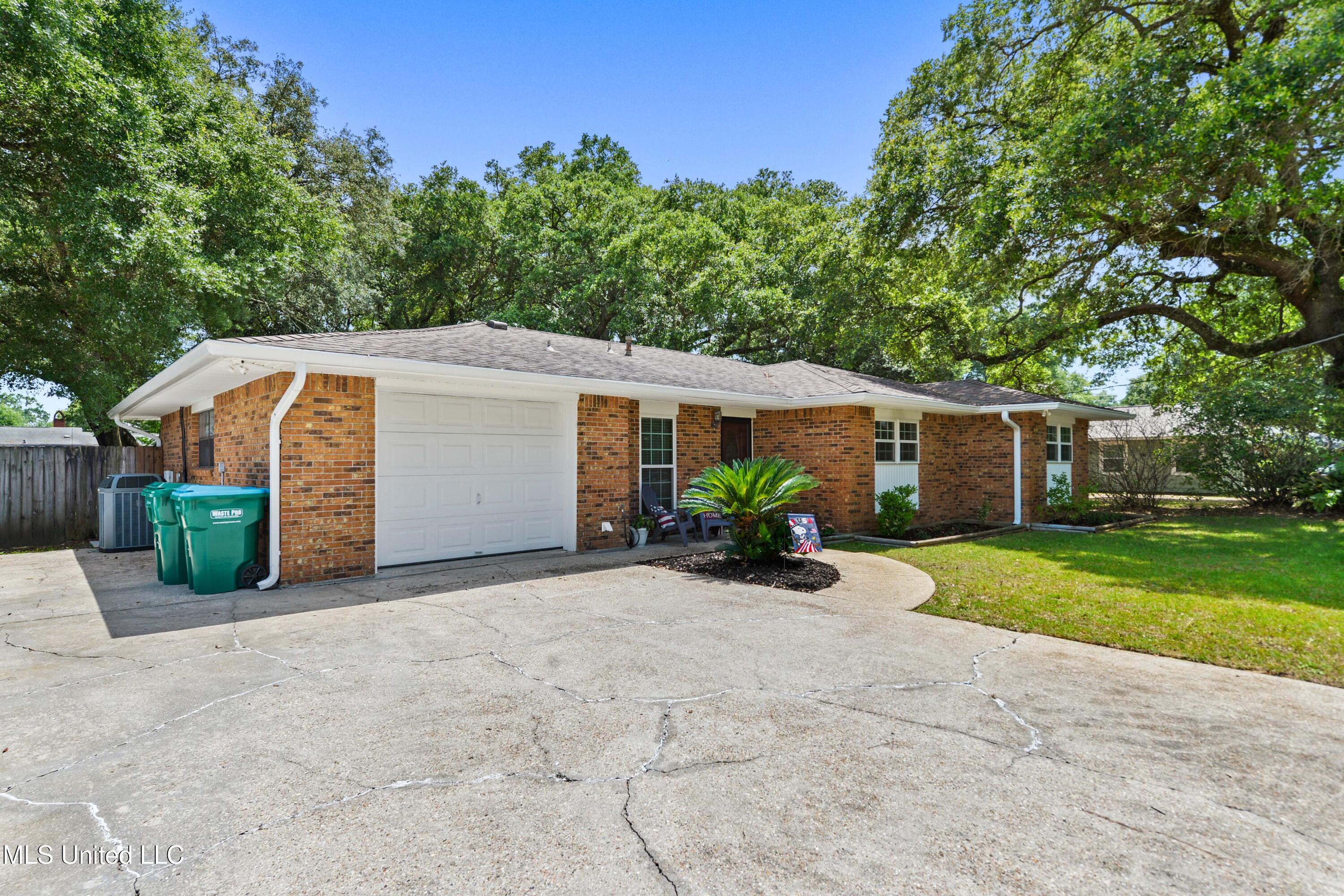 2424 Cotton Drive, Gulfport, Mississippi image 2