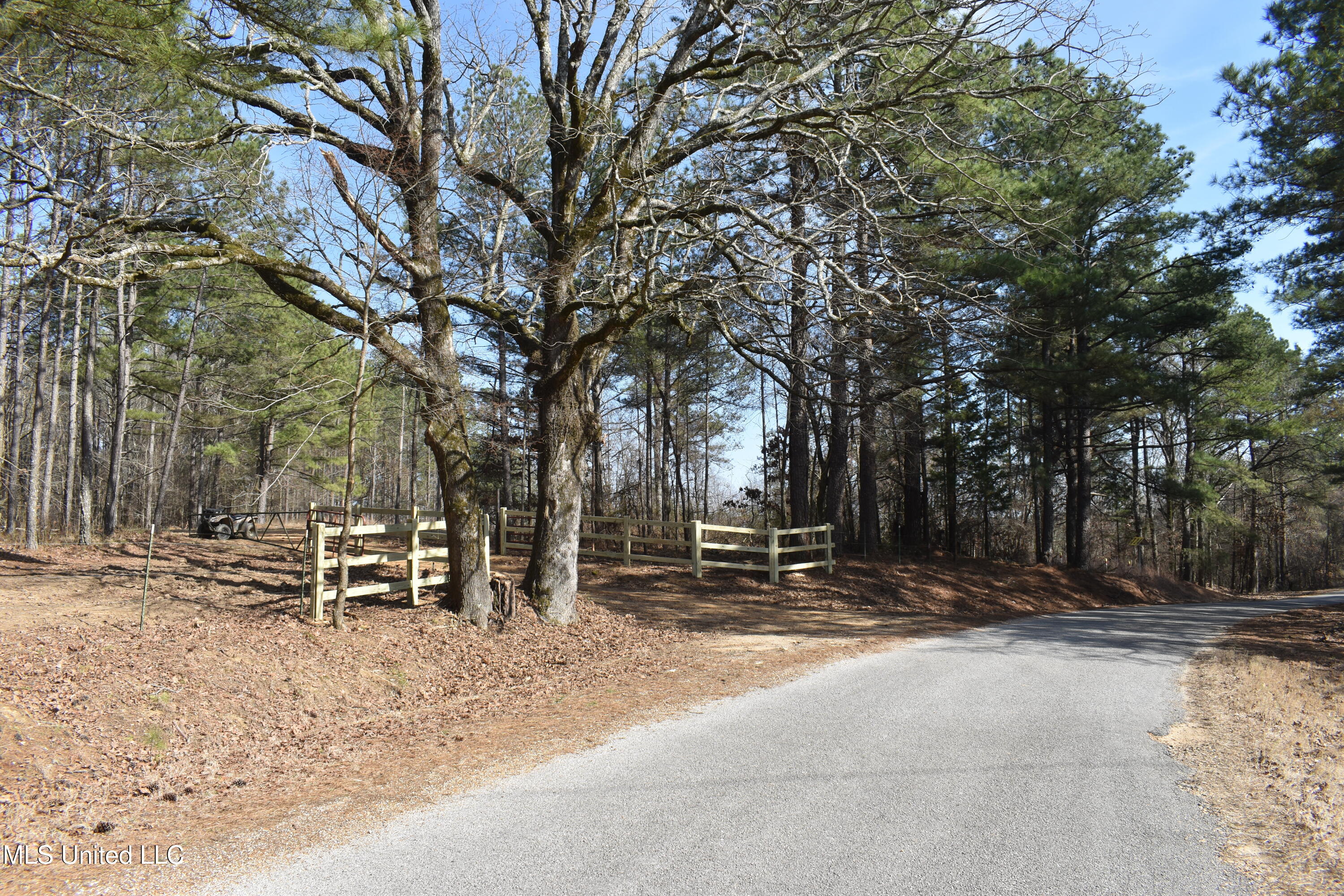 160 Simon Chapel Road, Como, Mississippi image 2
