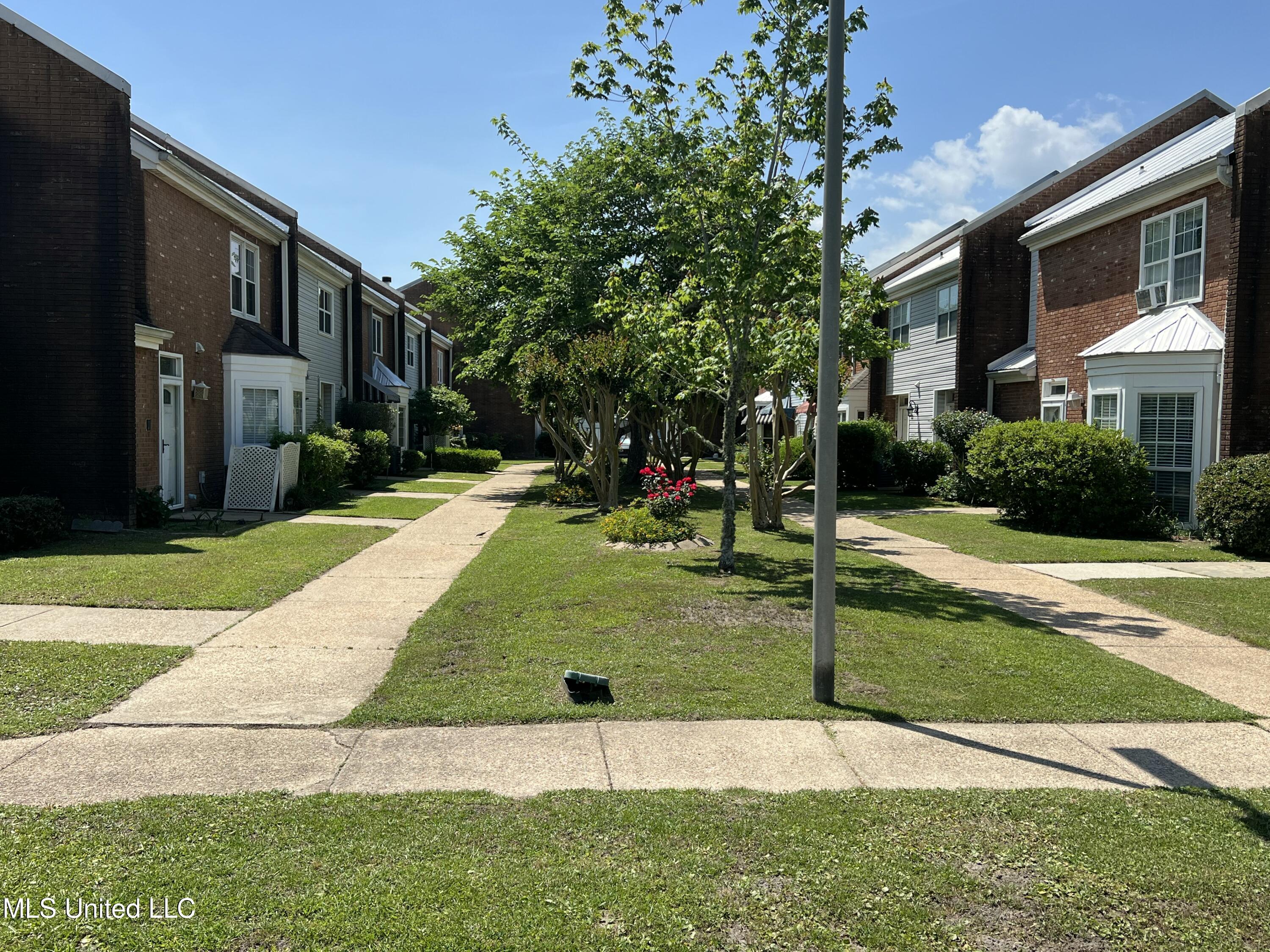 928 Courthouse Road #33, Gulfport, Mississippi image 3