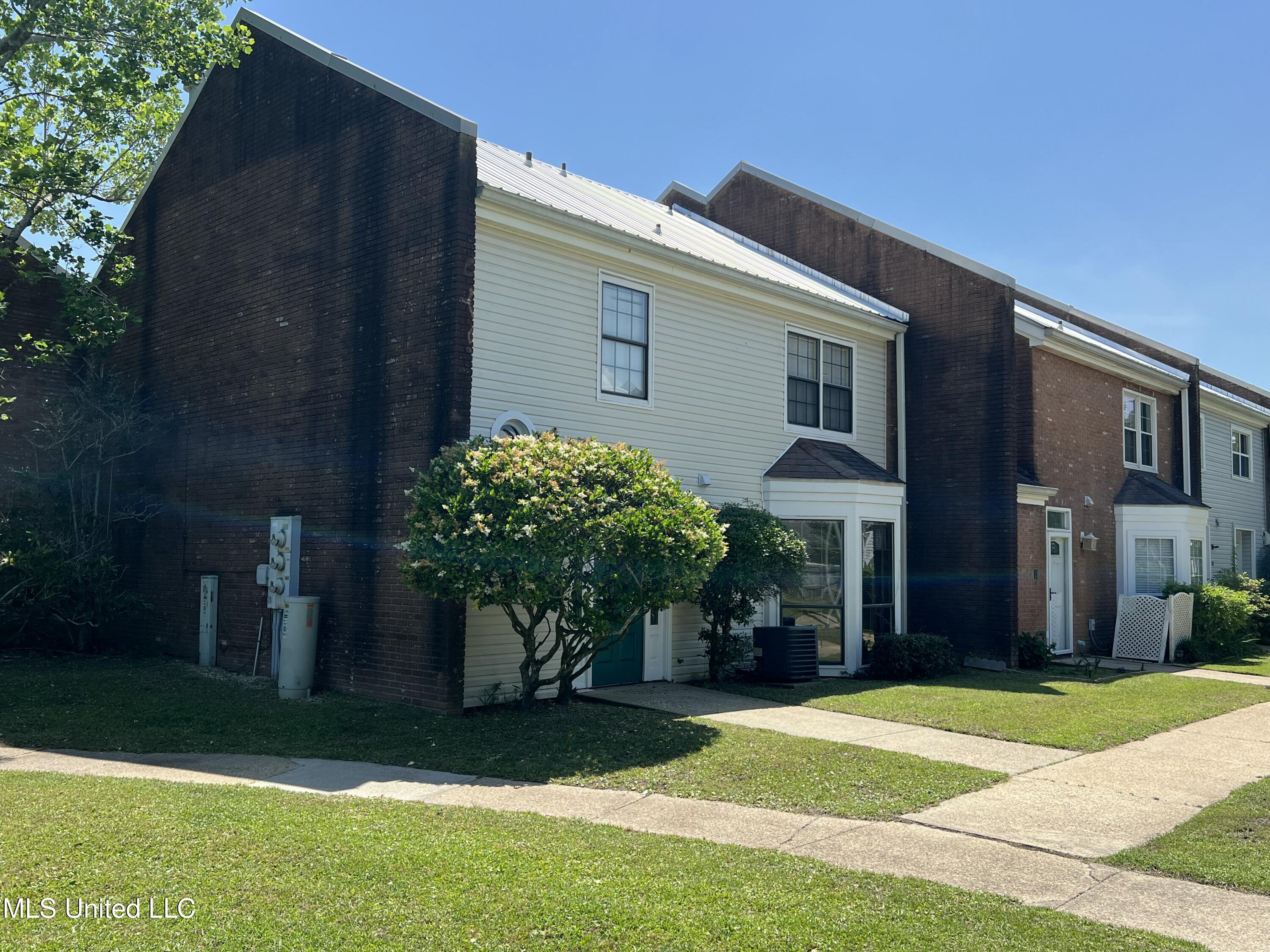 928 Courthouse Road #33, Gulfport, Mississippi image 2